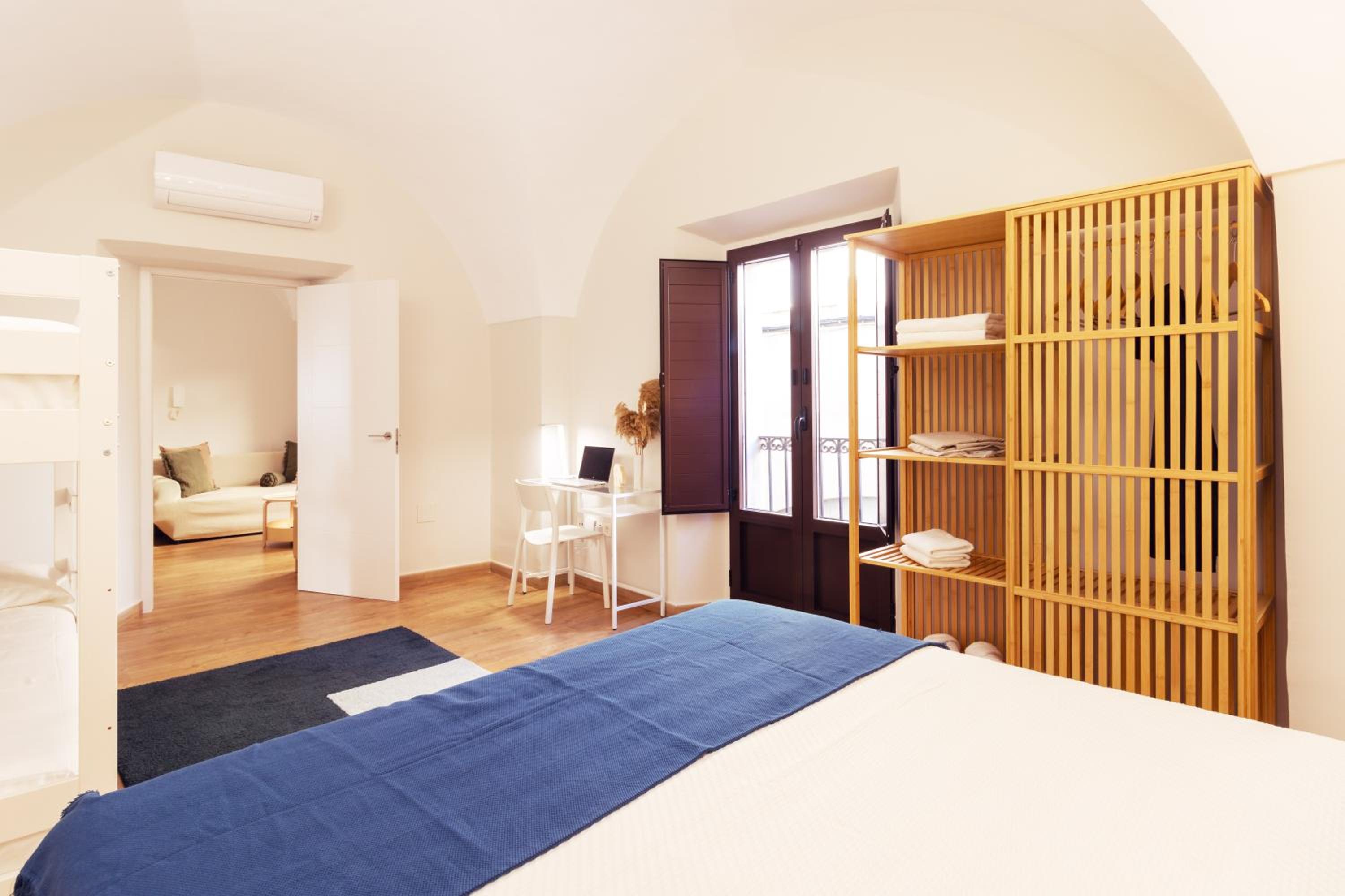 One-Bedroom Apartment - Photo 3