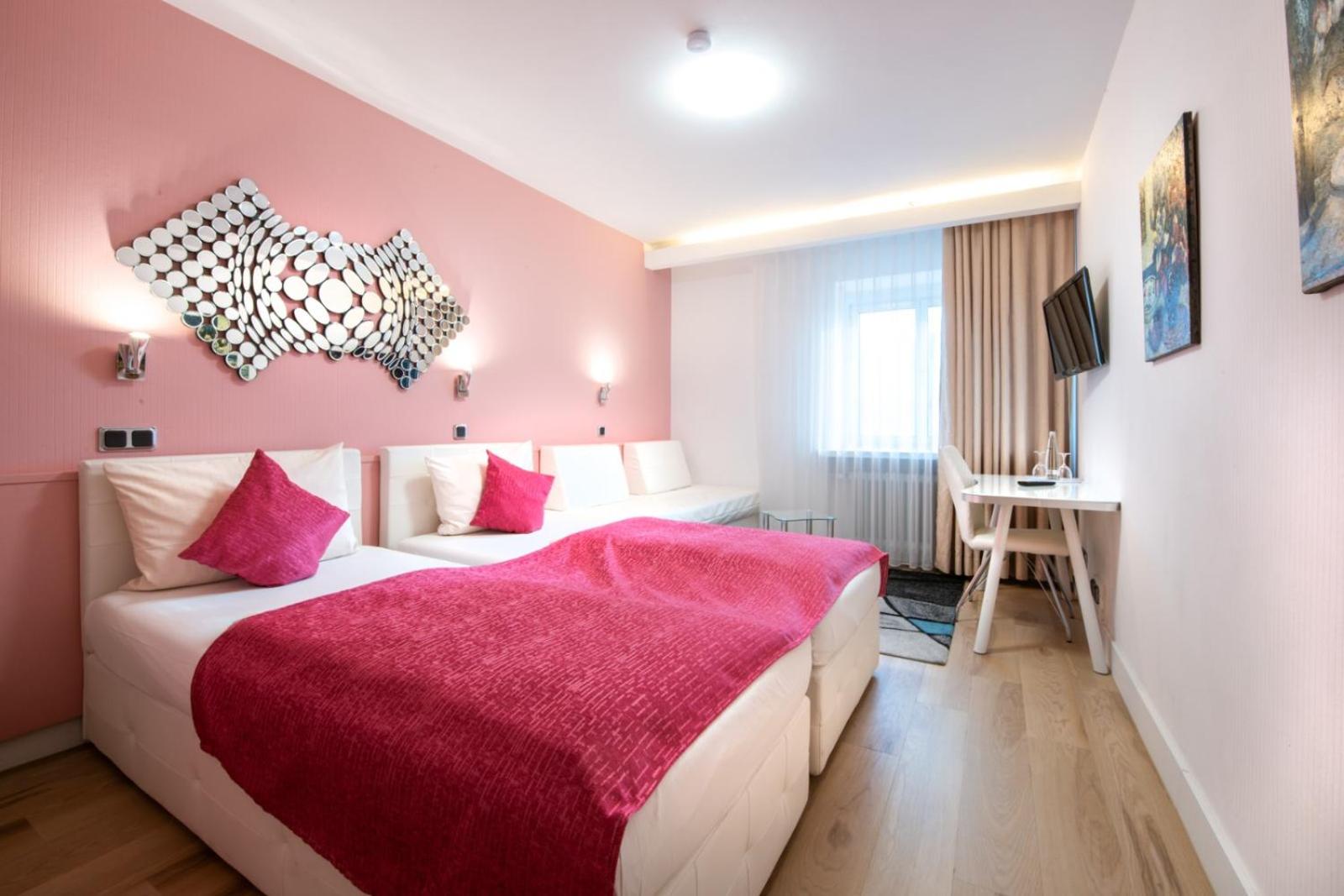 Comfort Triple Room