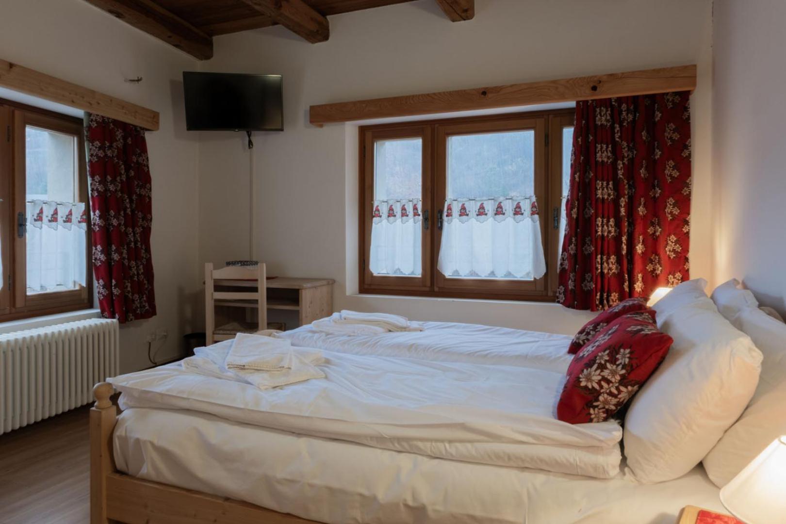 Double Room with Private Bathroom photo 1
