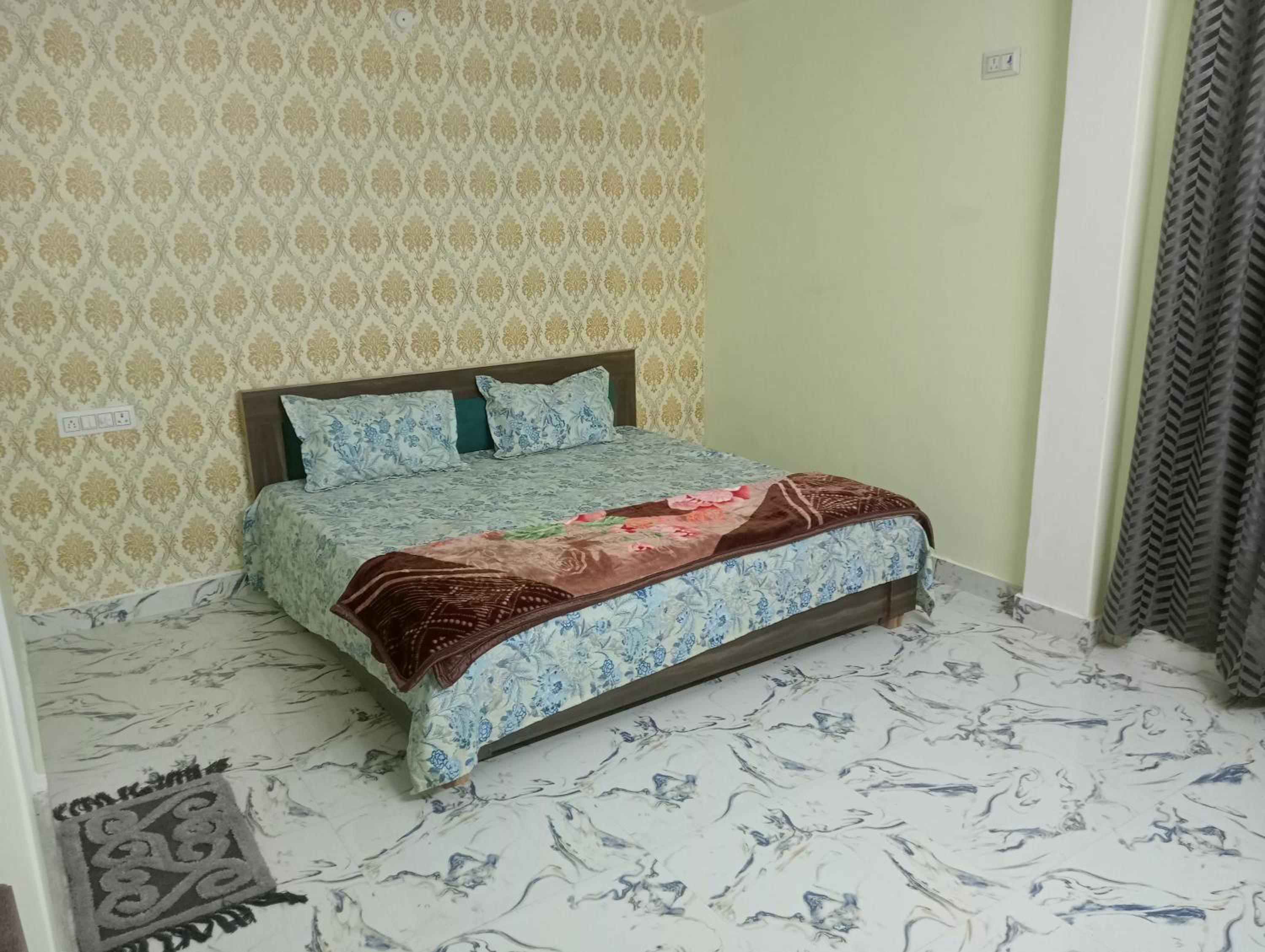 Deluxe King Room photo 1