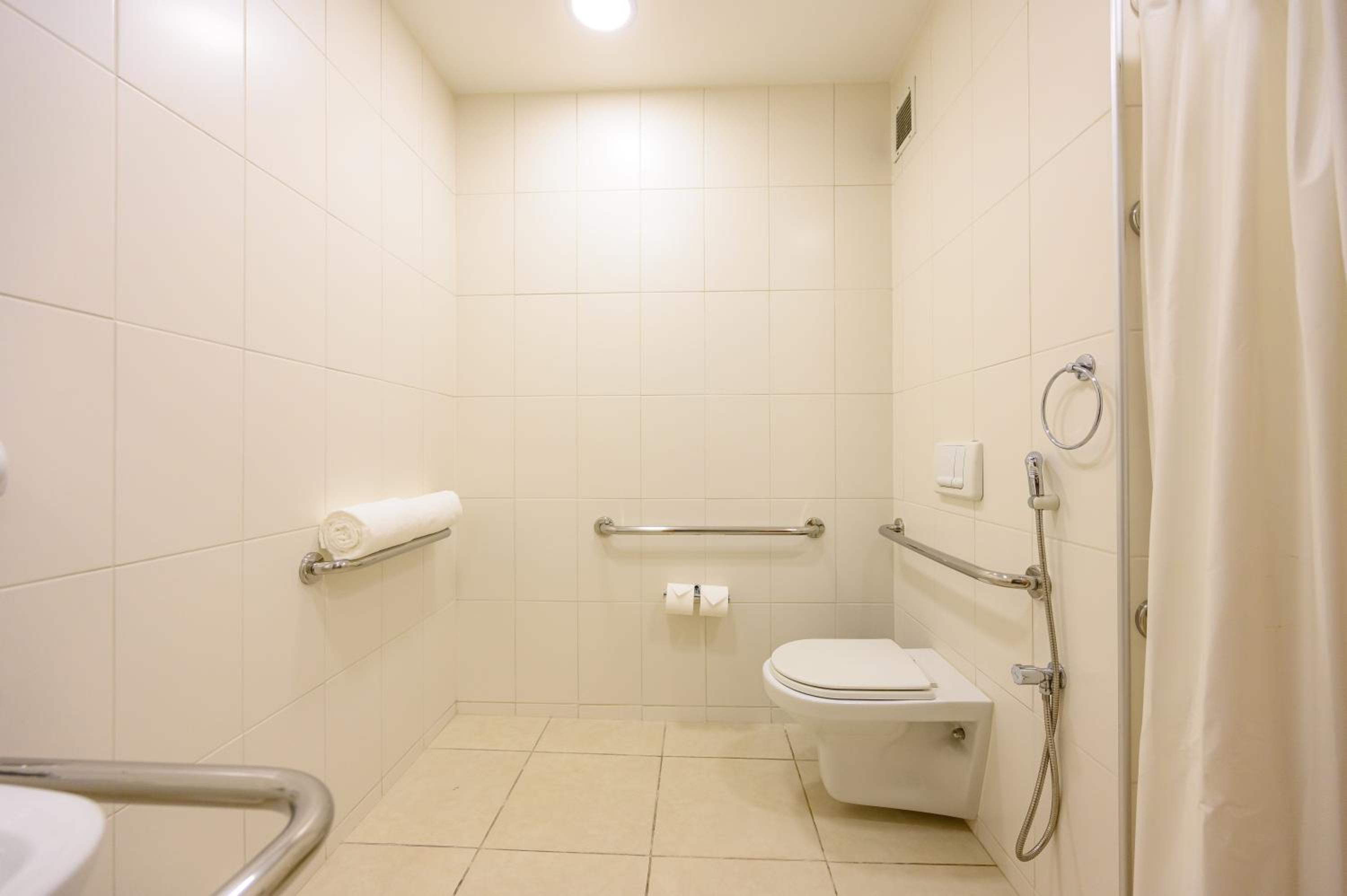 Single Room - Disability Access photo 3