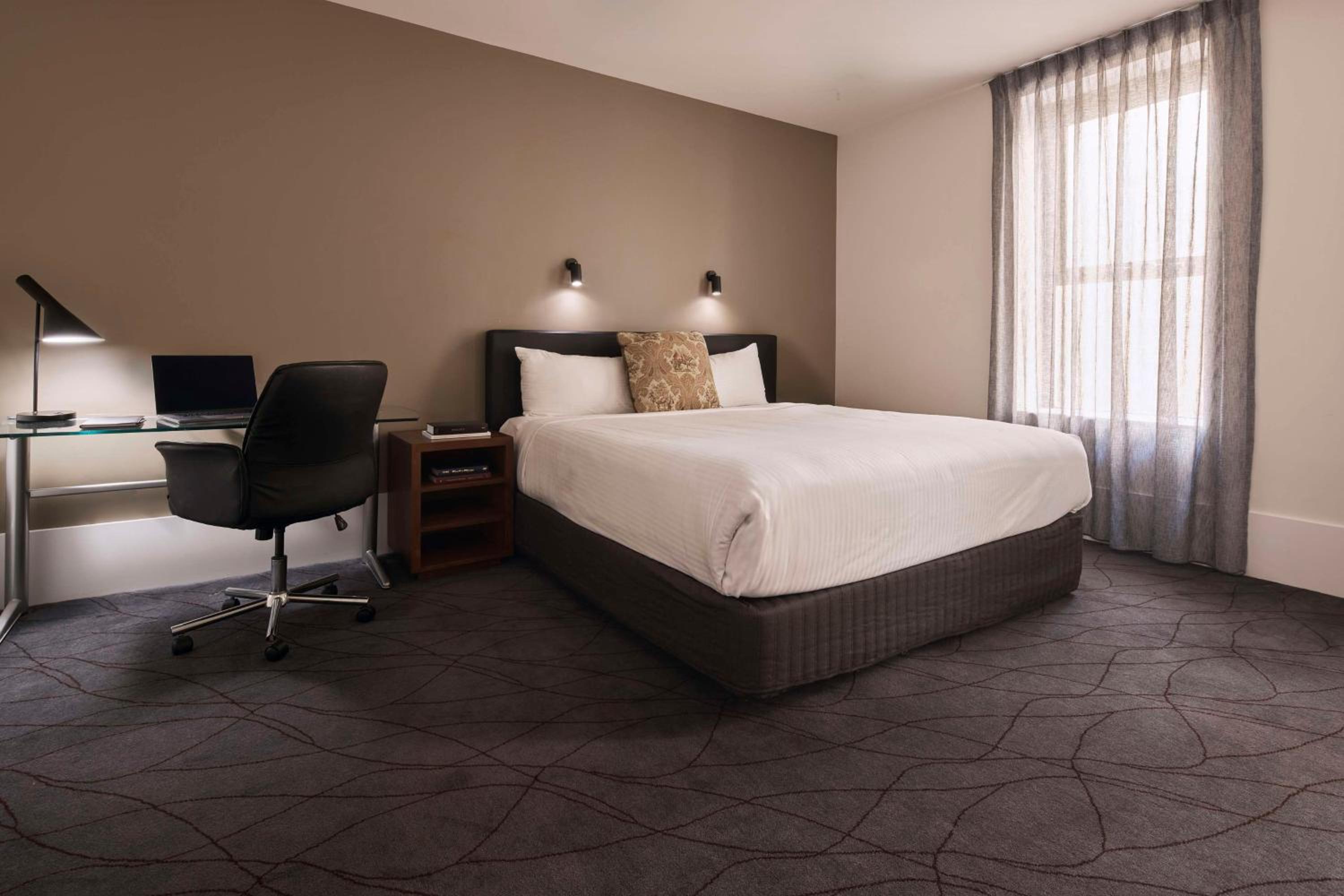 Heritage King Room