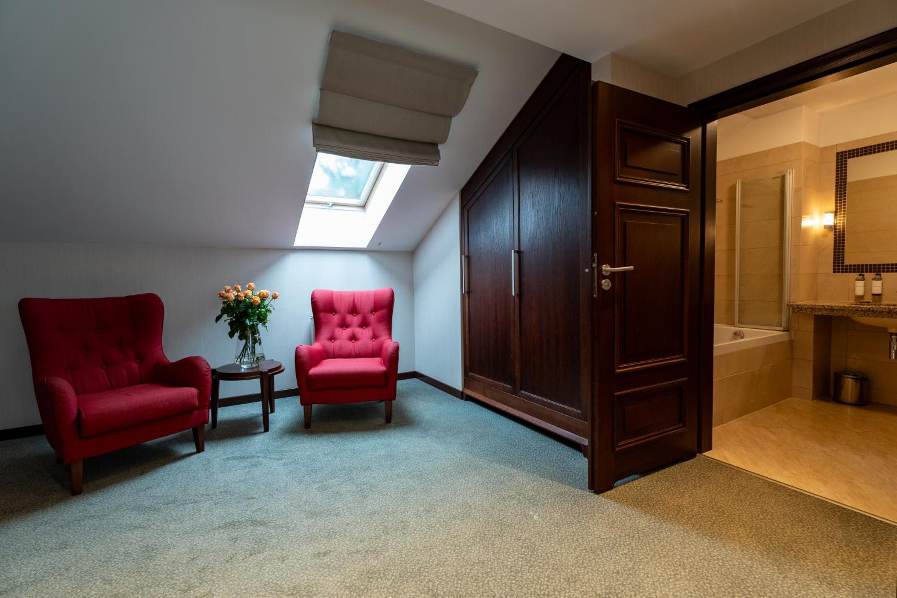Family Room photo 1