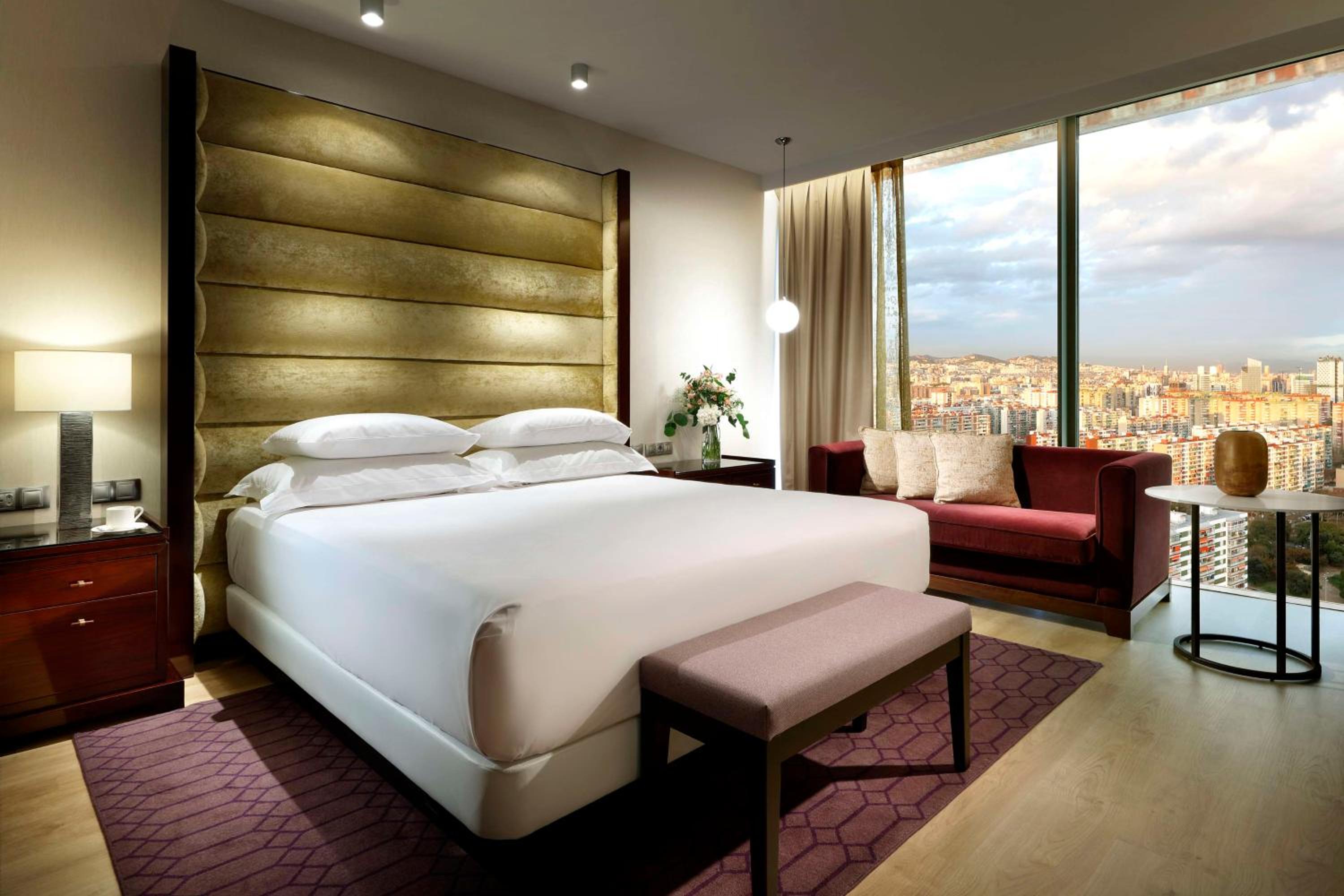 Deluxe King Room with Panoramic View - High Floor