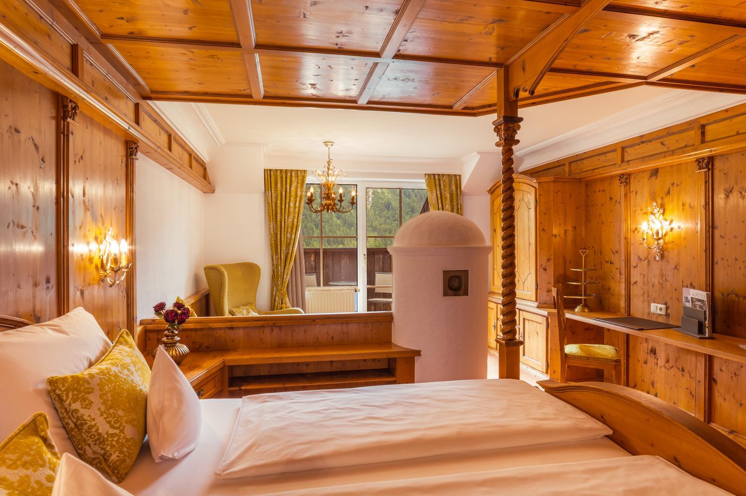 Double Room with Lake View - Photo 2