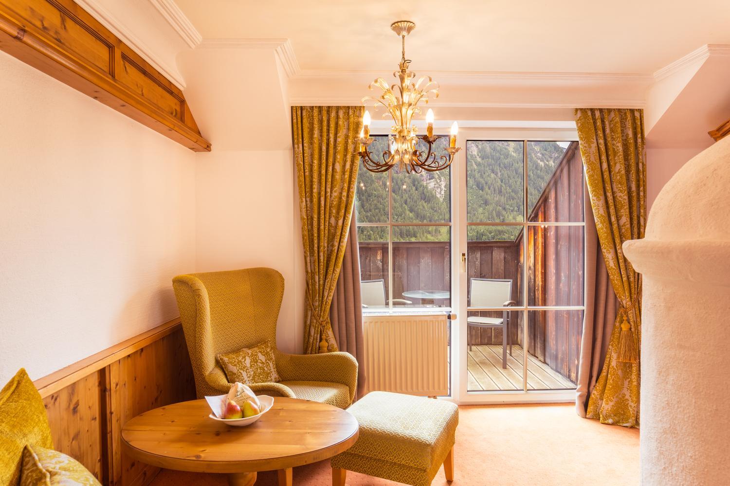 Double Room with Lake View - Photo 4
