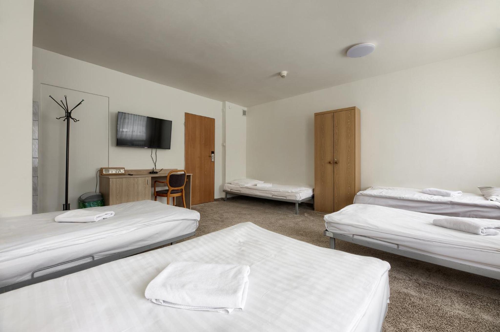 6-Bed Mixed Dormitory Room