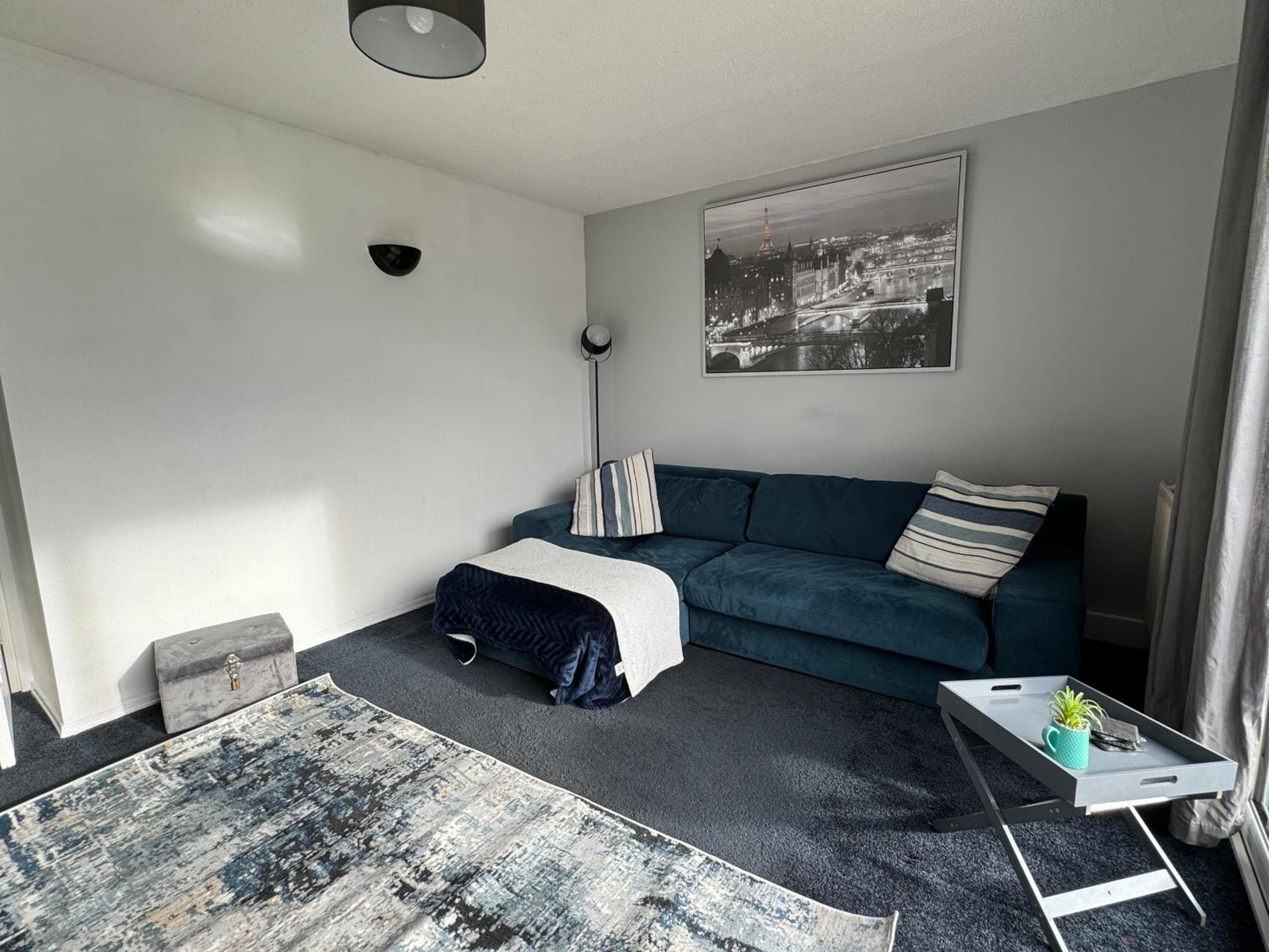 Three-Bedroom House photo 3