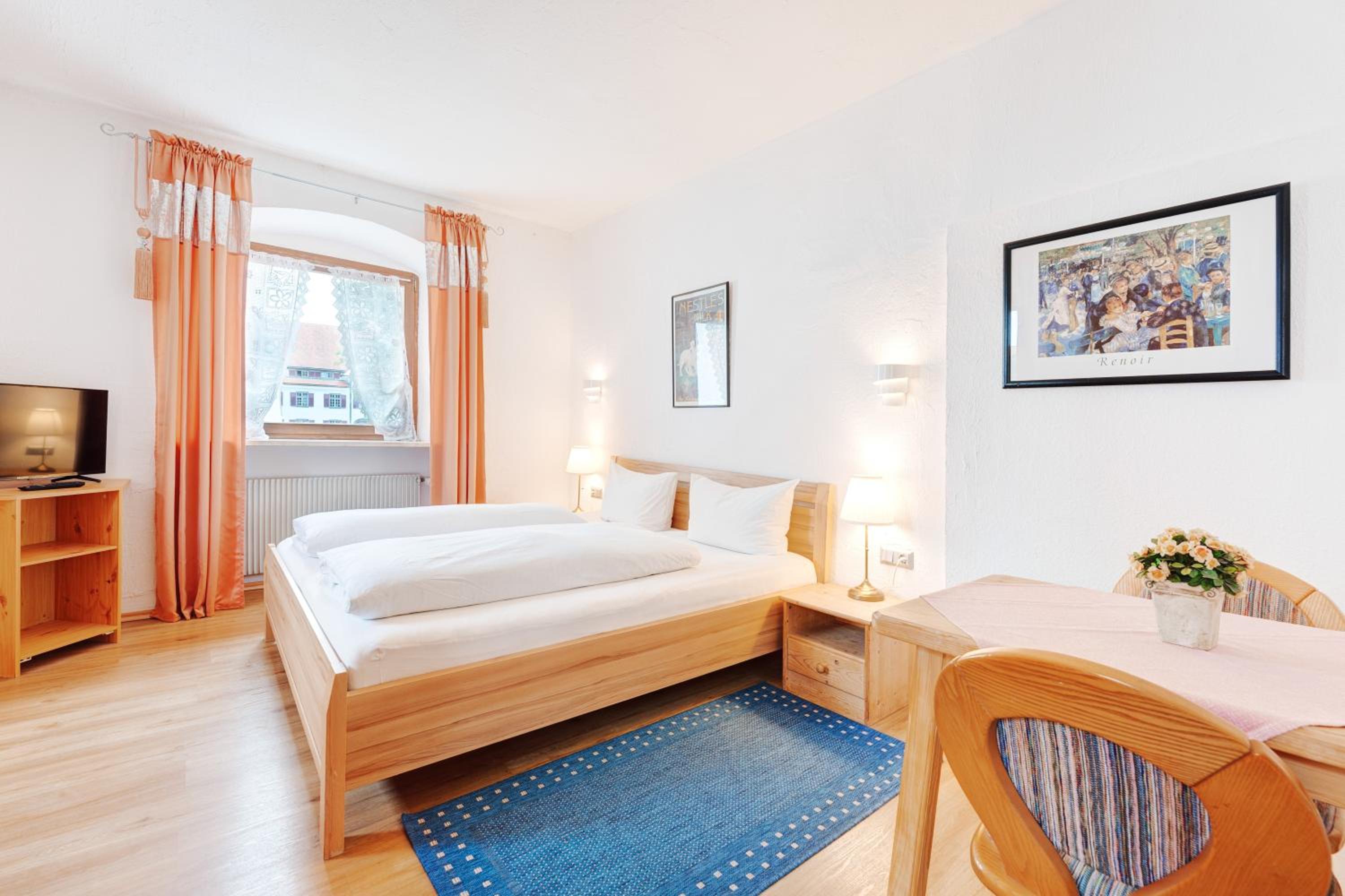 Double Room with Private Bathroom - Photo 6