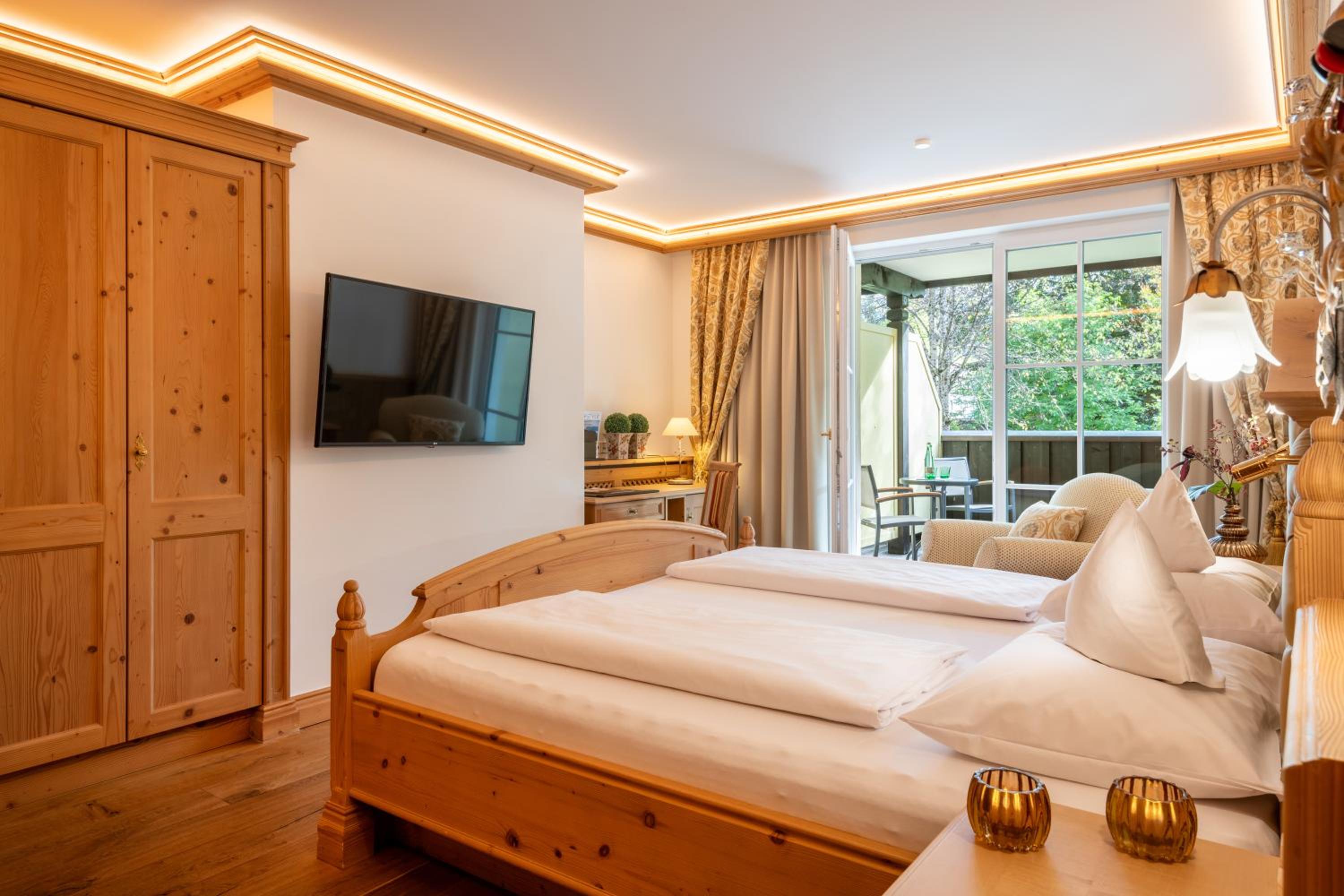 Double Room with Mountain View - Photo 8