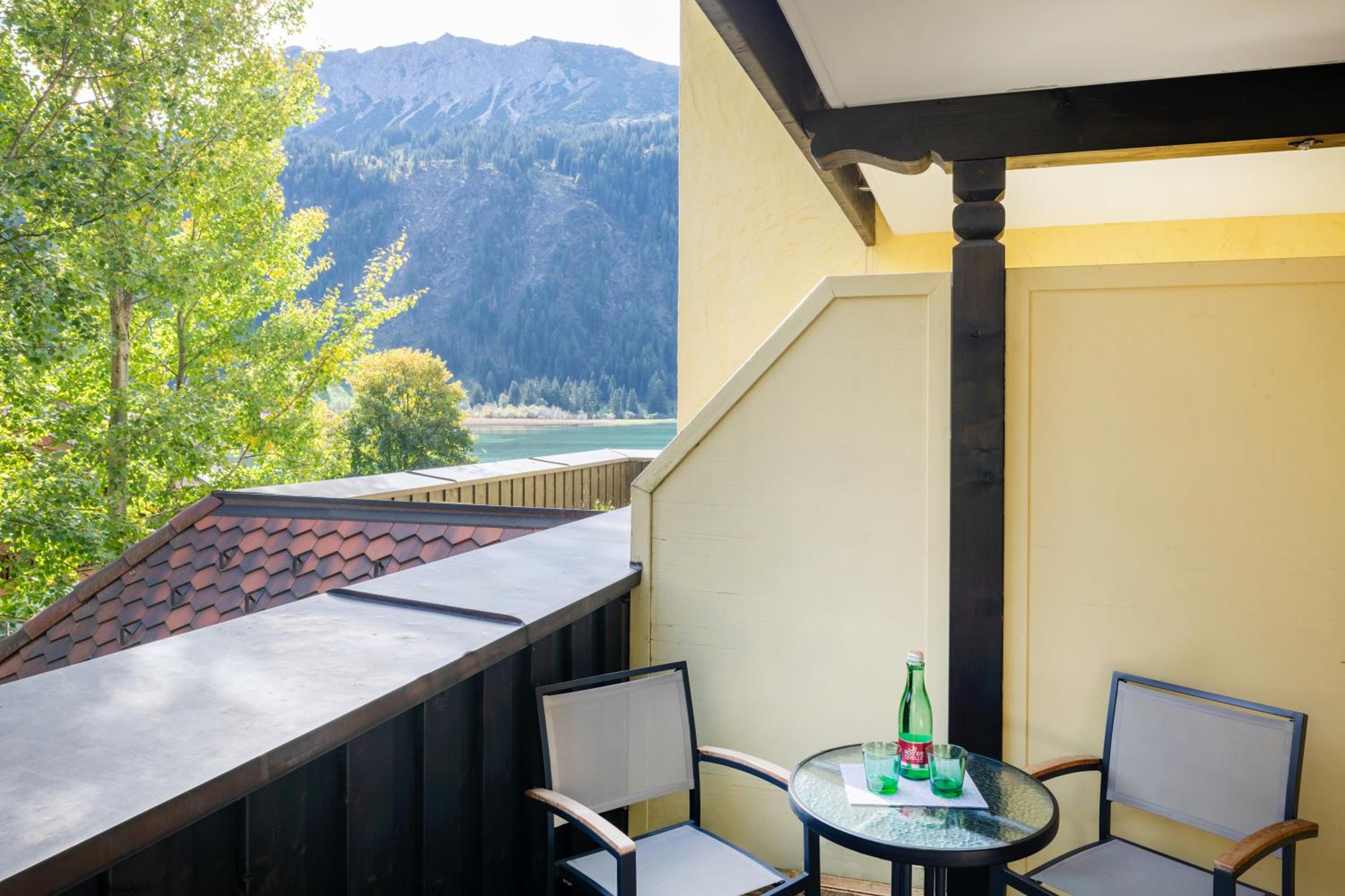 Double Room with Mountain View - Photo 5