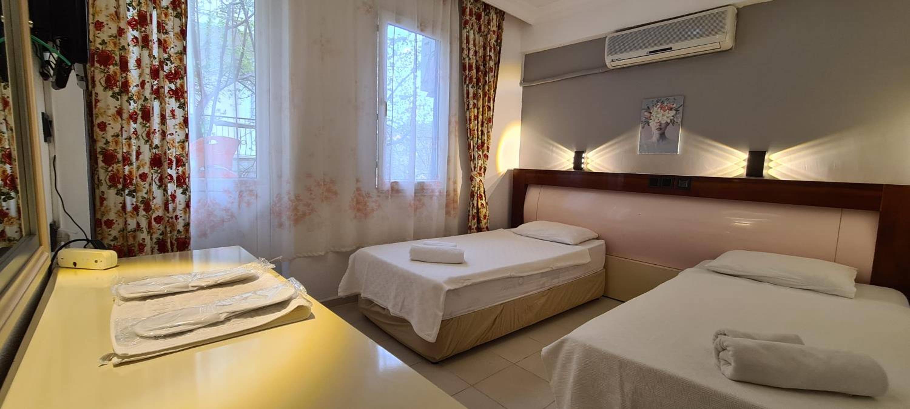 Triple Room with Balcony photo 3