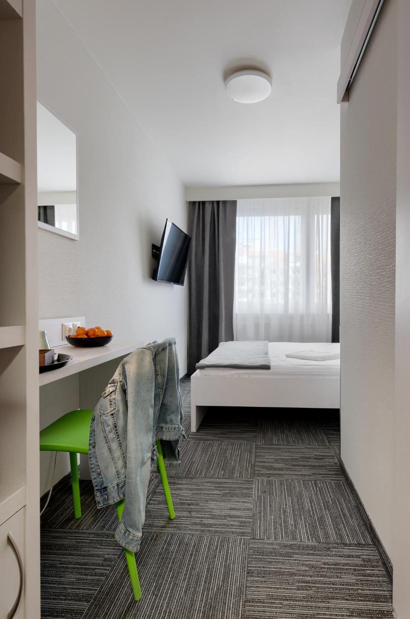 Small Double Room - Photo 1