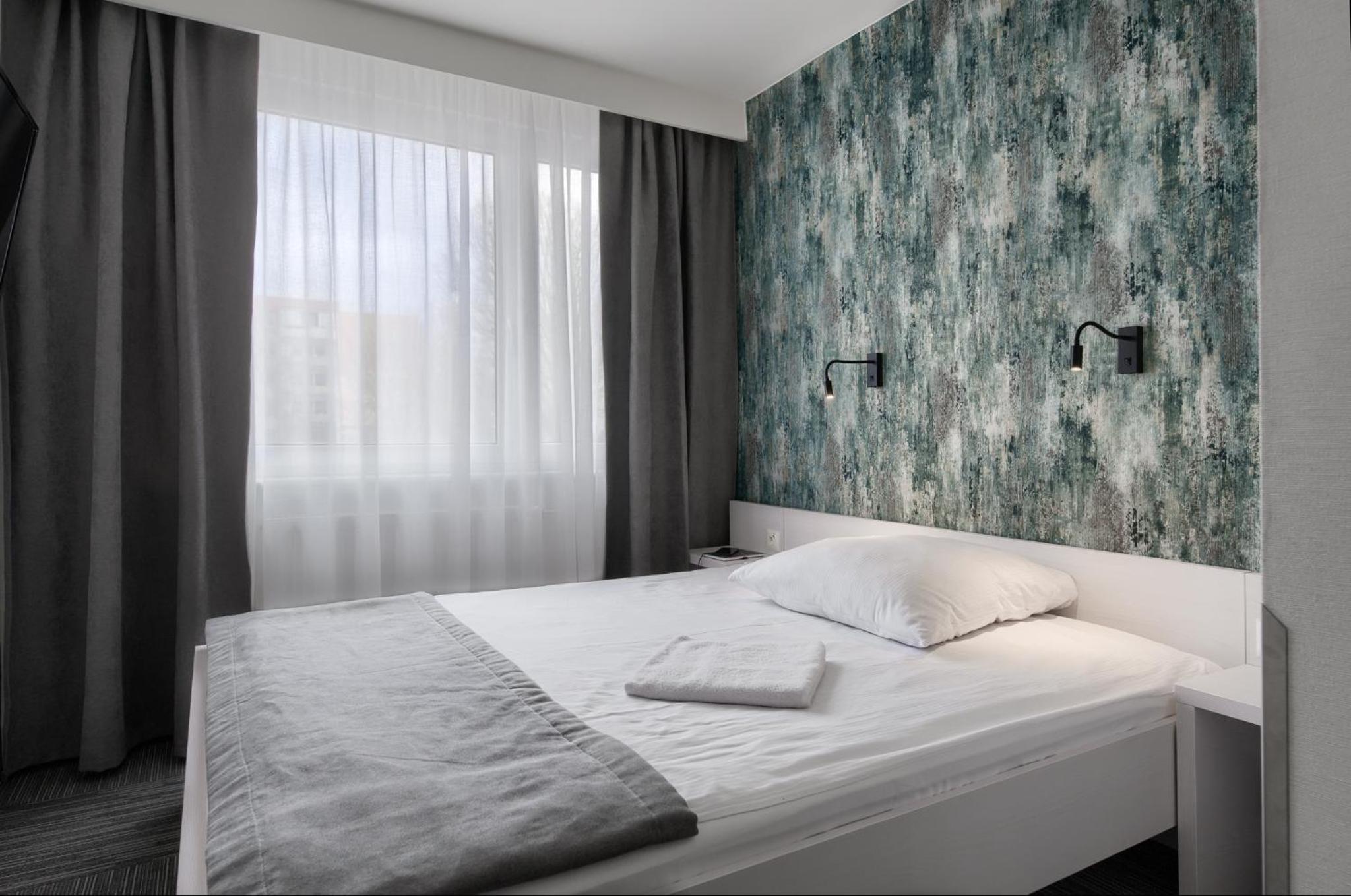 Small Double Room - Photo 8