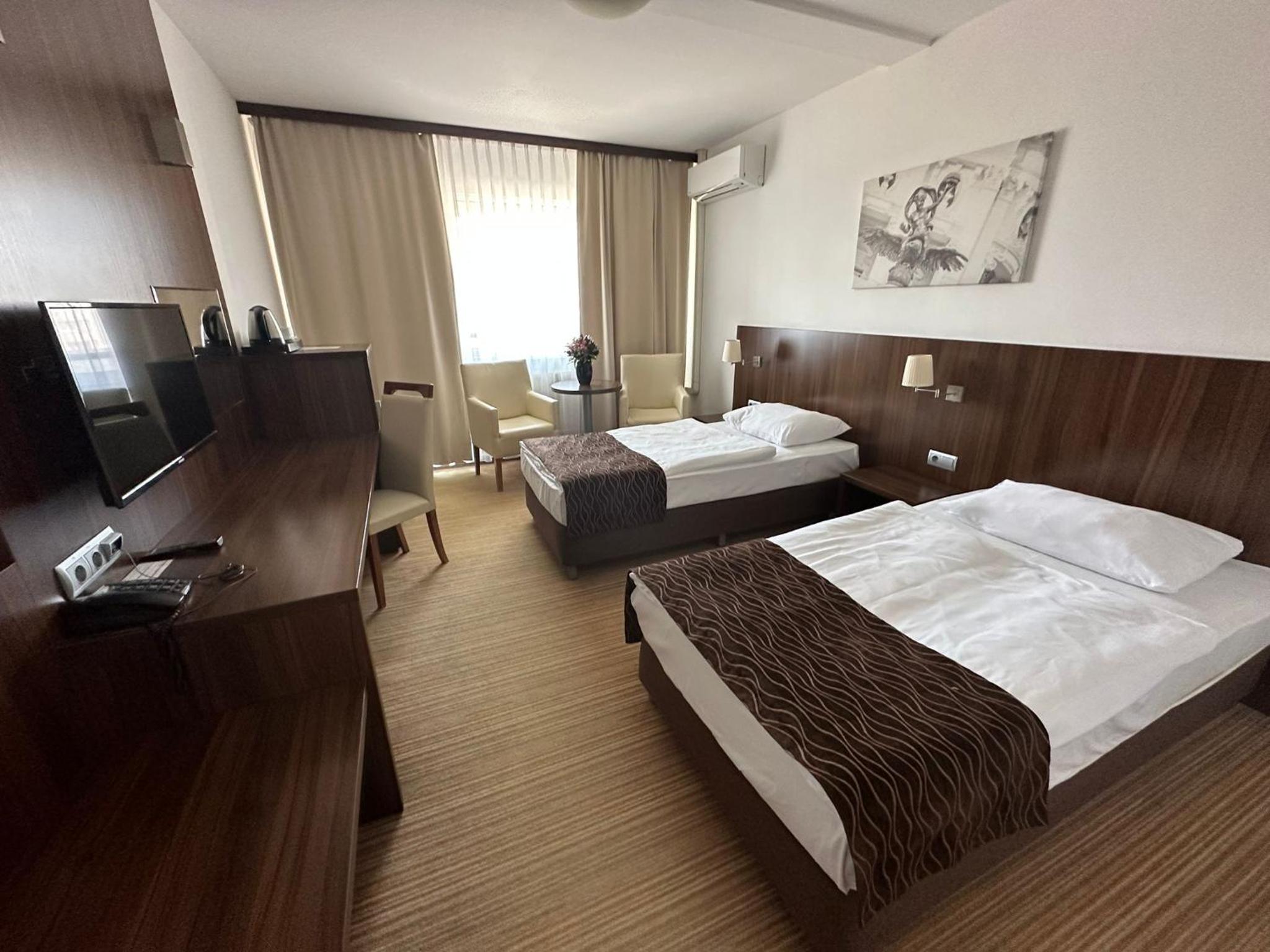 Superior Twin Room - Photo 1