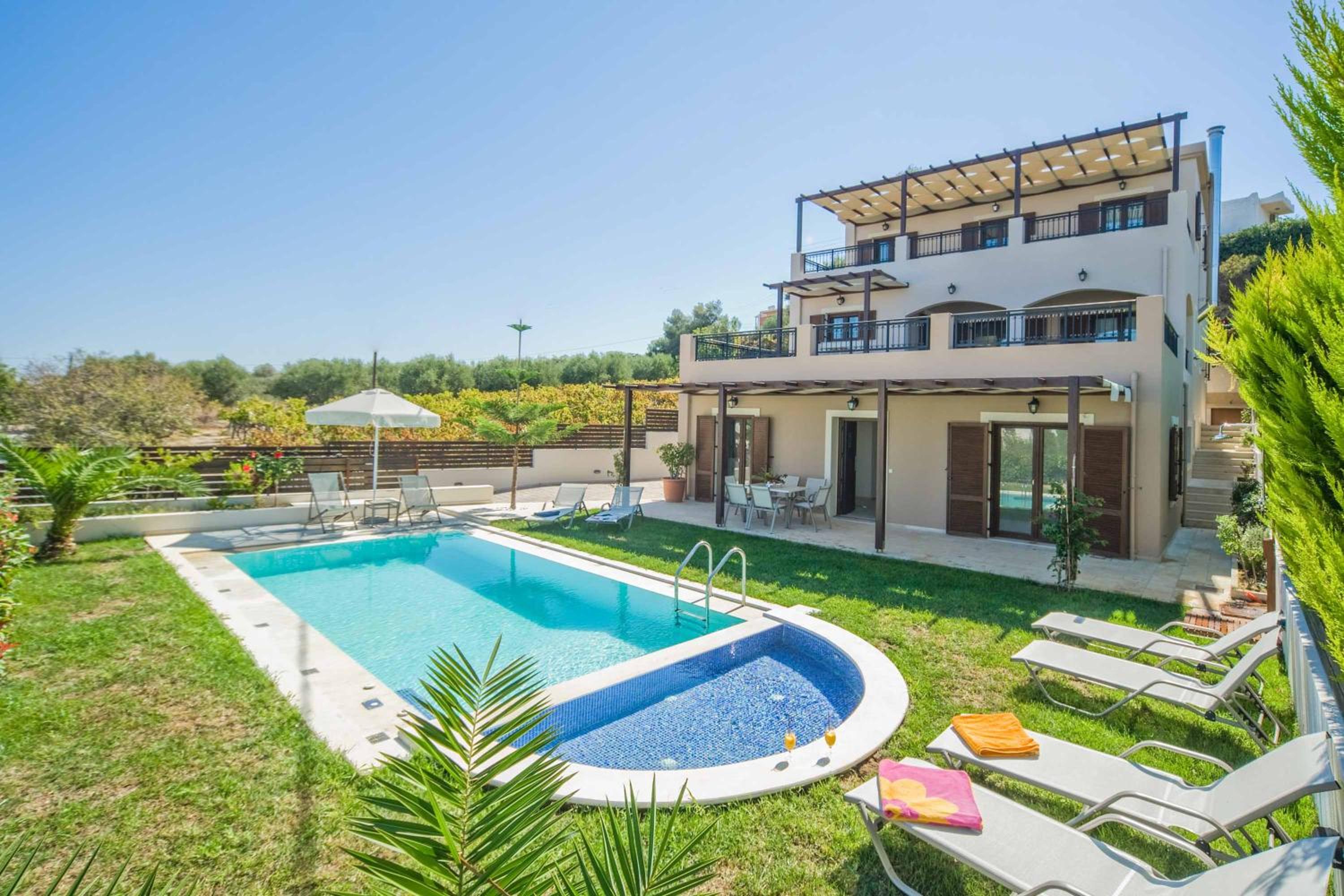 Villa photo 2