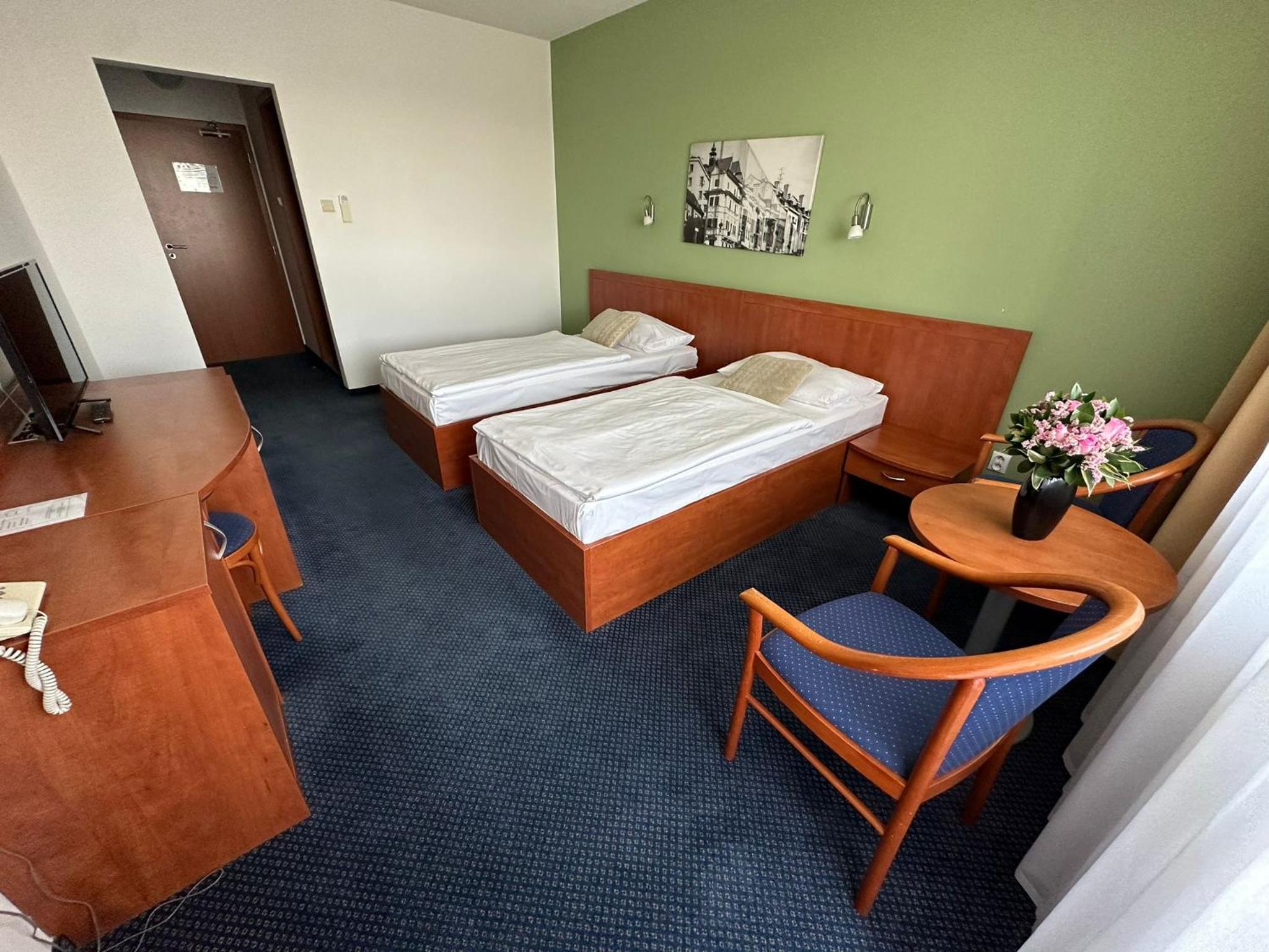 Standard Twin Room - Photo 1