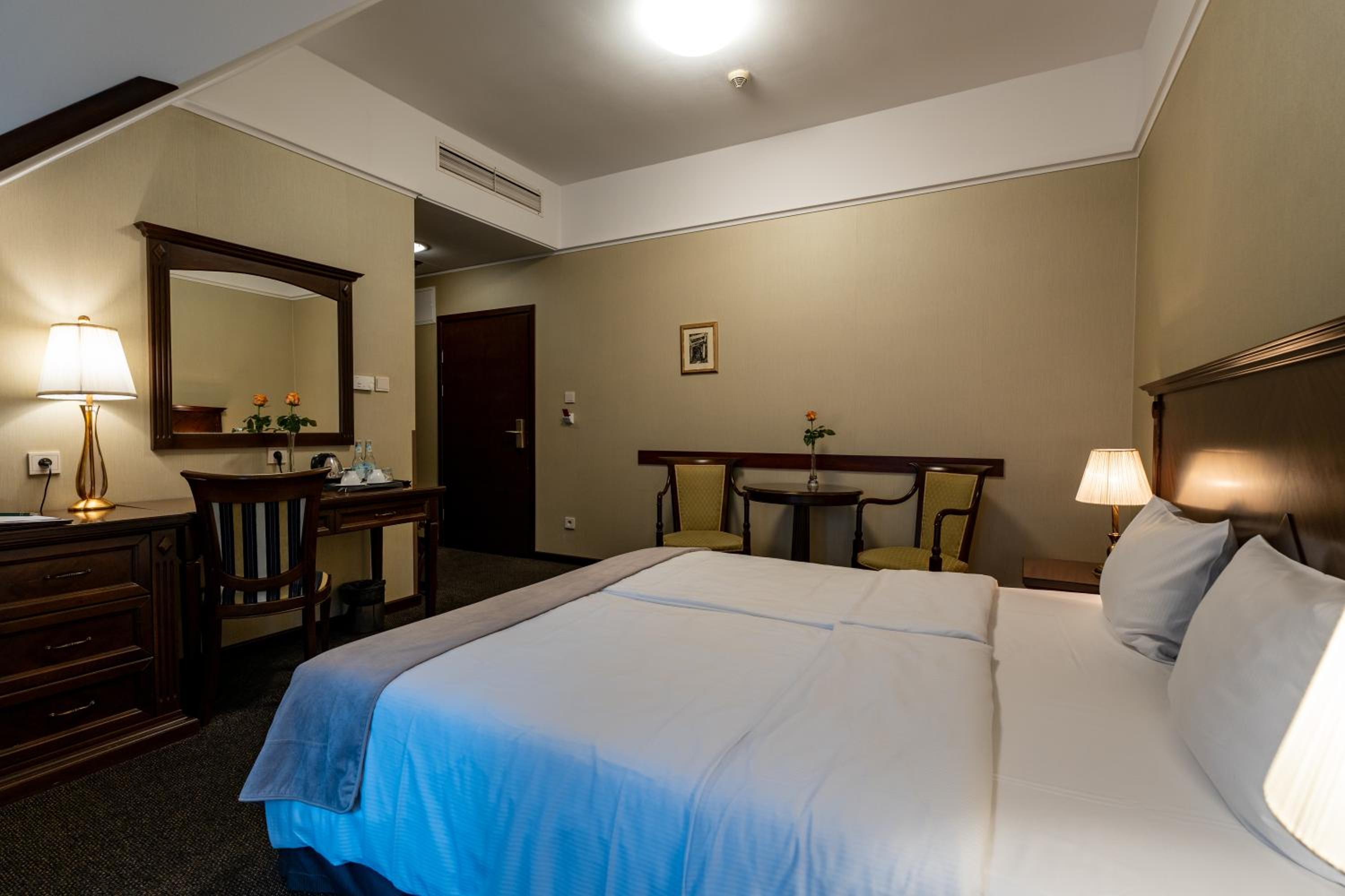 Double Room - Photo 3
