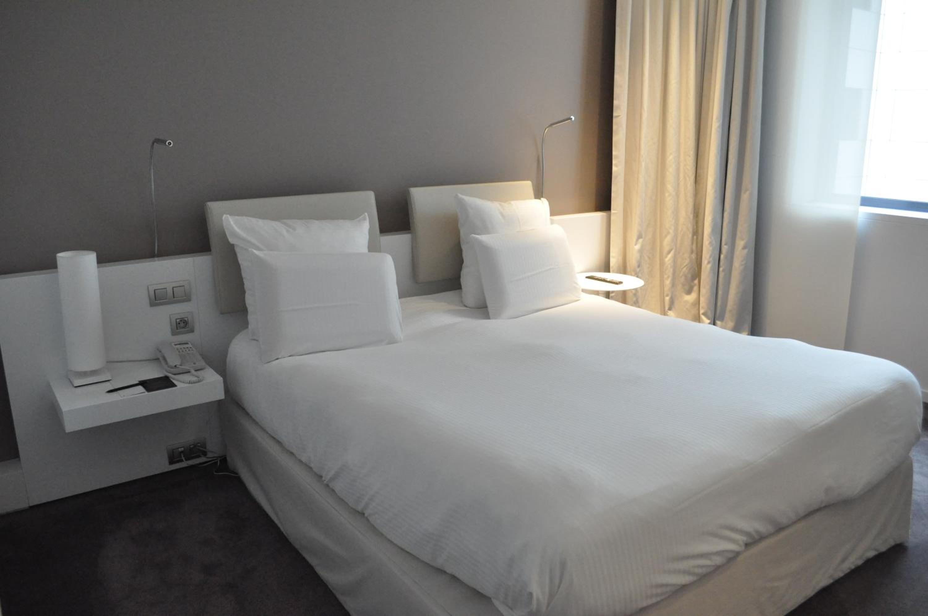Classic King Room thumbnail 5