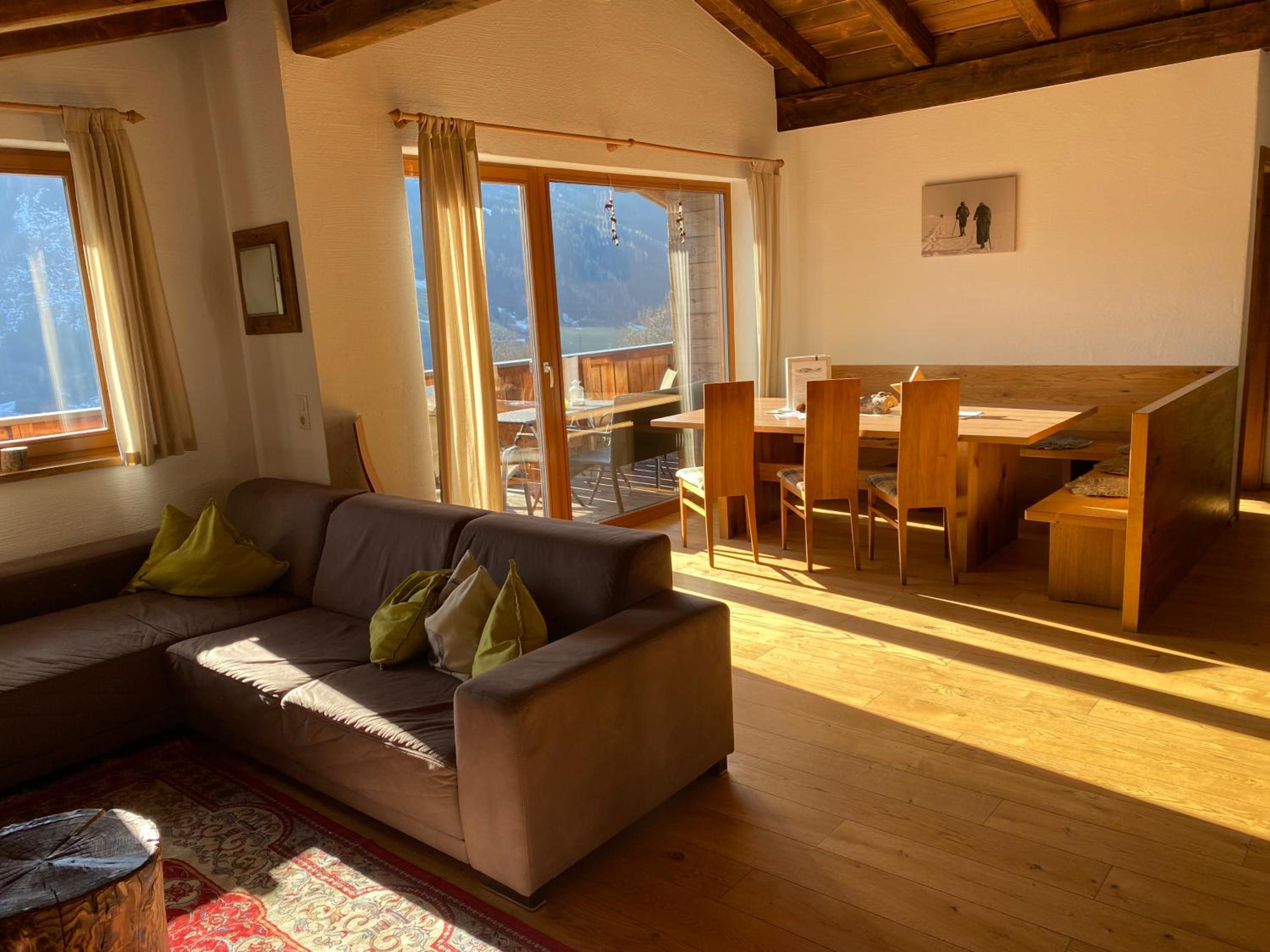 Apartment - Split Level photo 2
