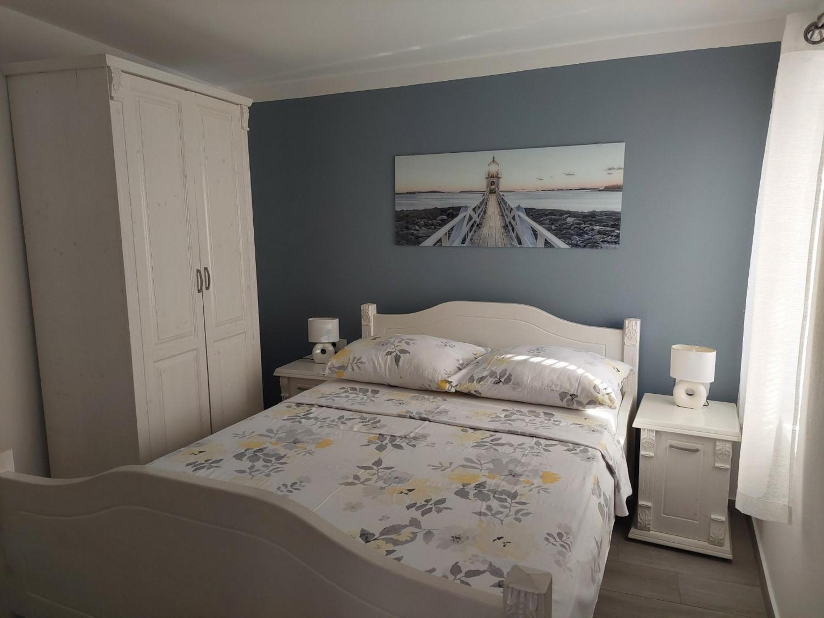 Studio Apartment photo 1