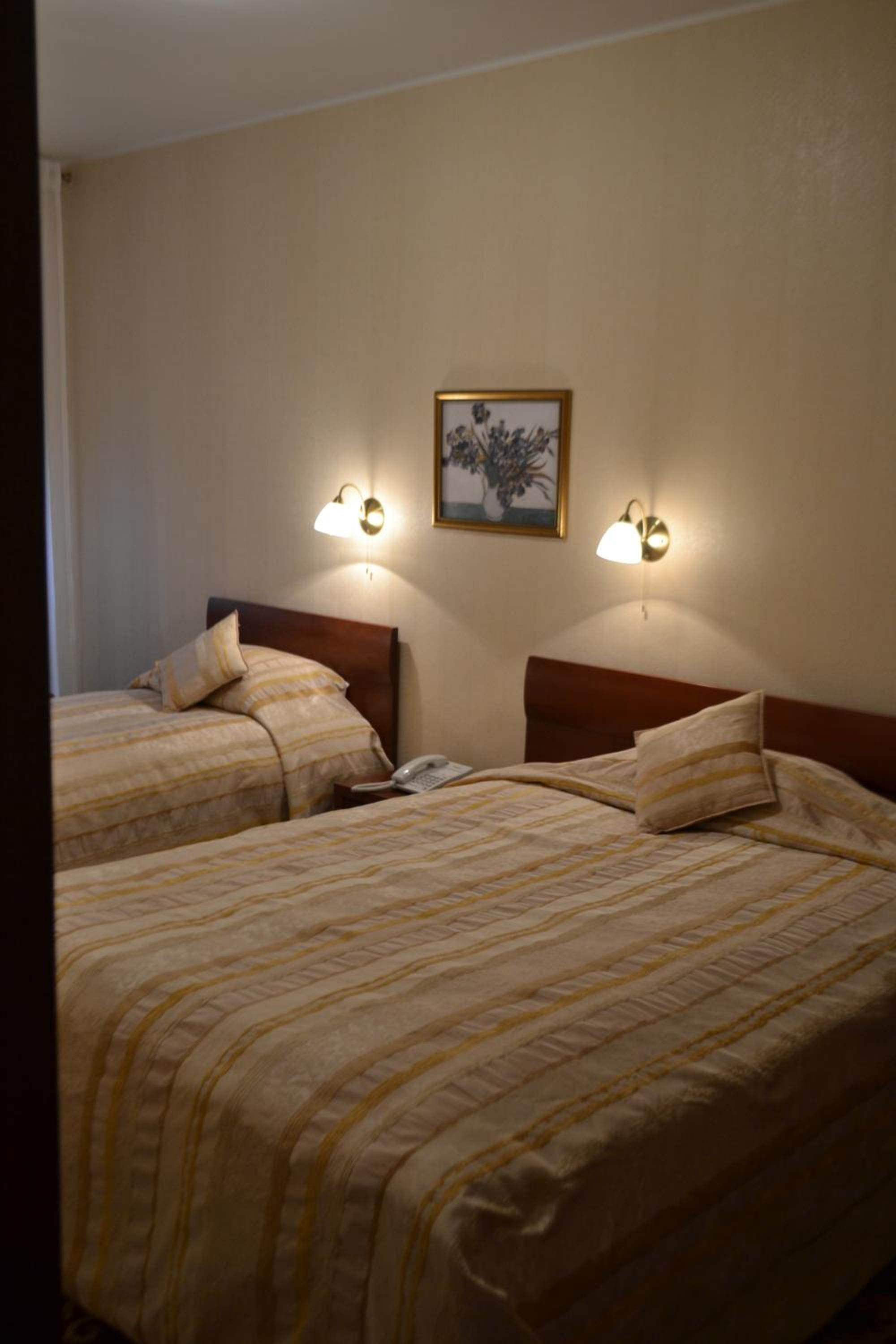 Twin Room - Photo 1