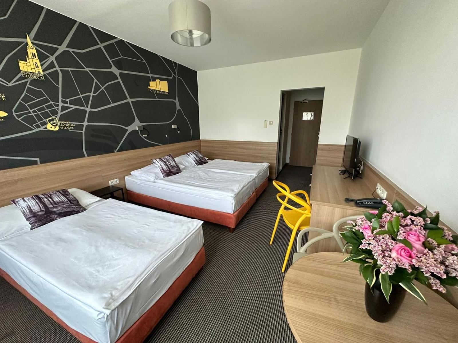 Standard Triple Room - Photo 1