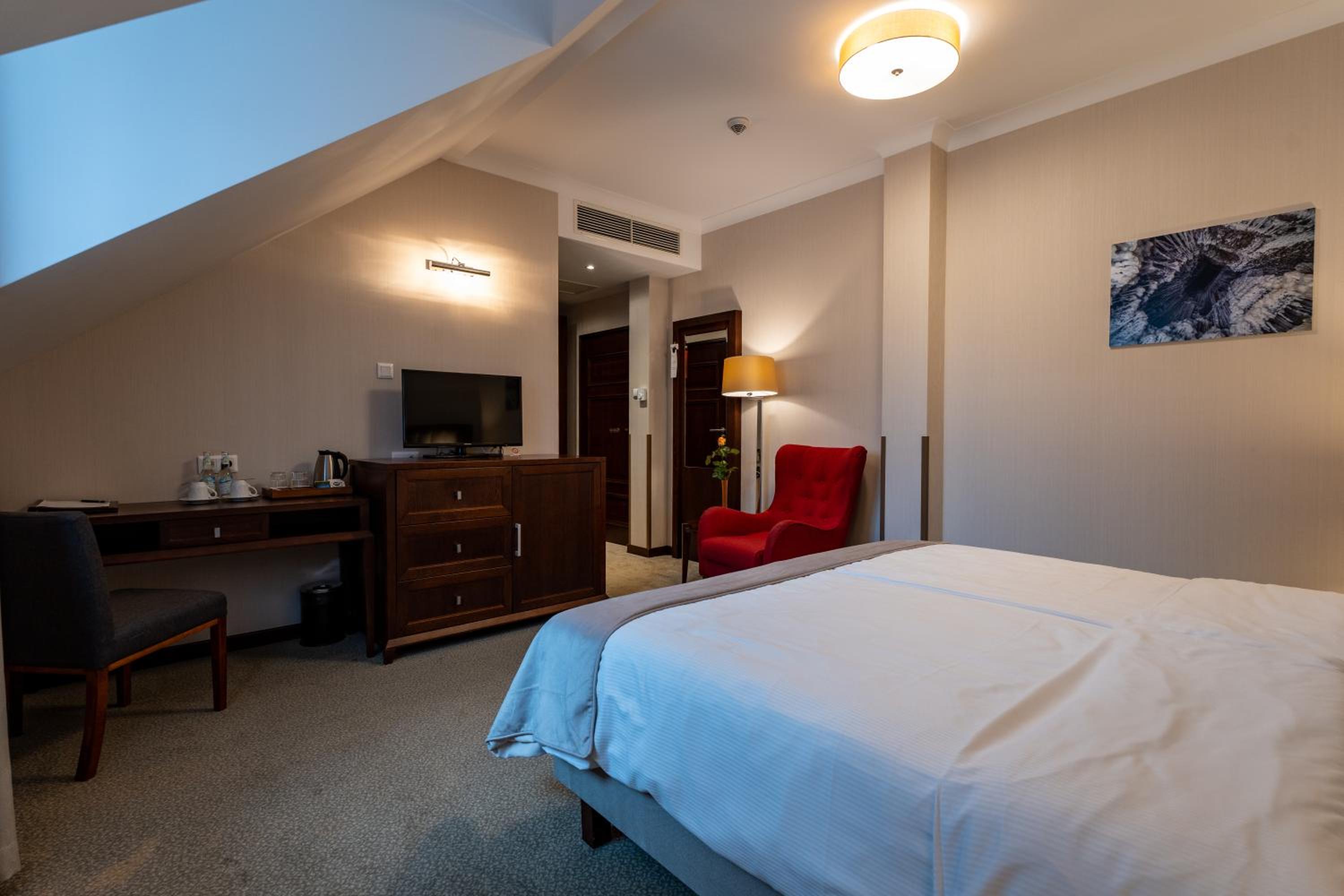 Double Room - Photo 5