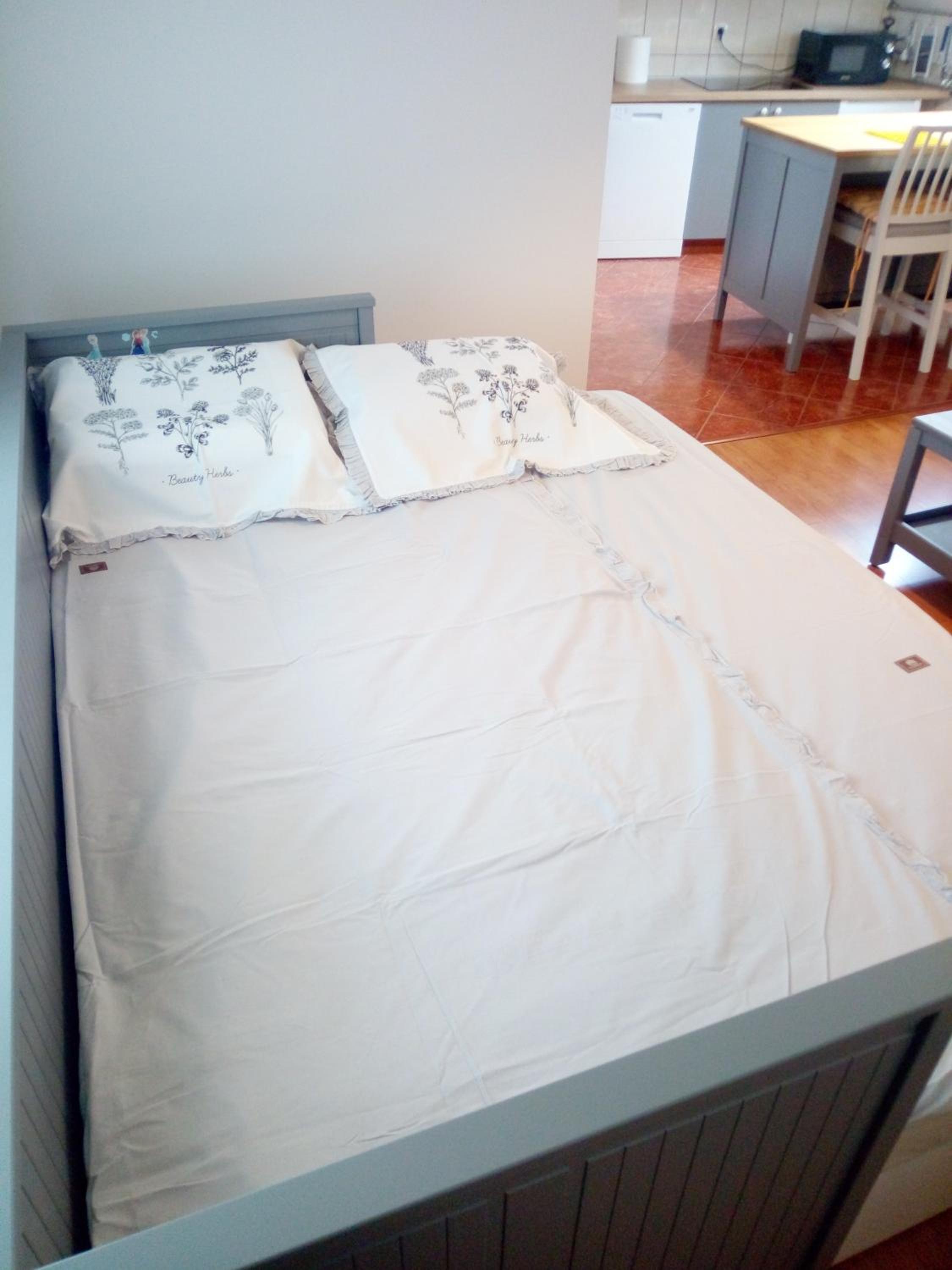 One-Bedroom Apartment photo 1