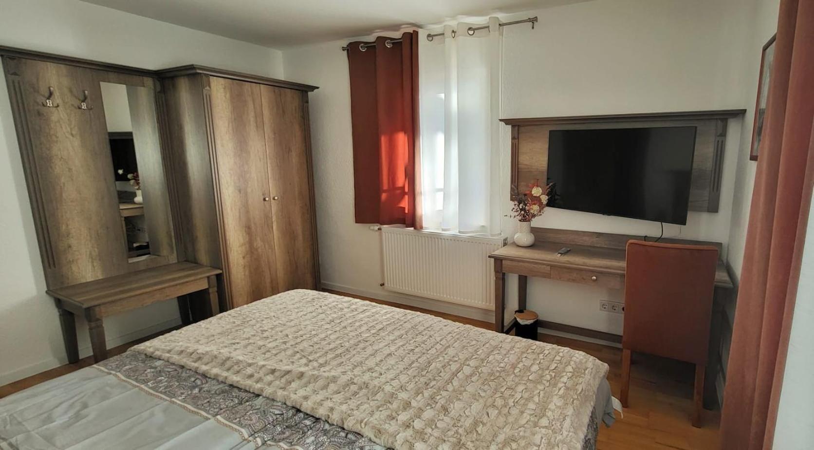Three-Bedroom Apartment photo 2