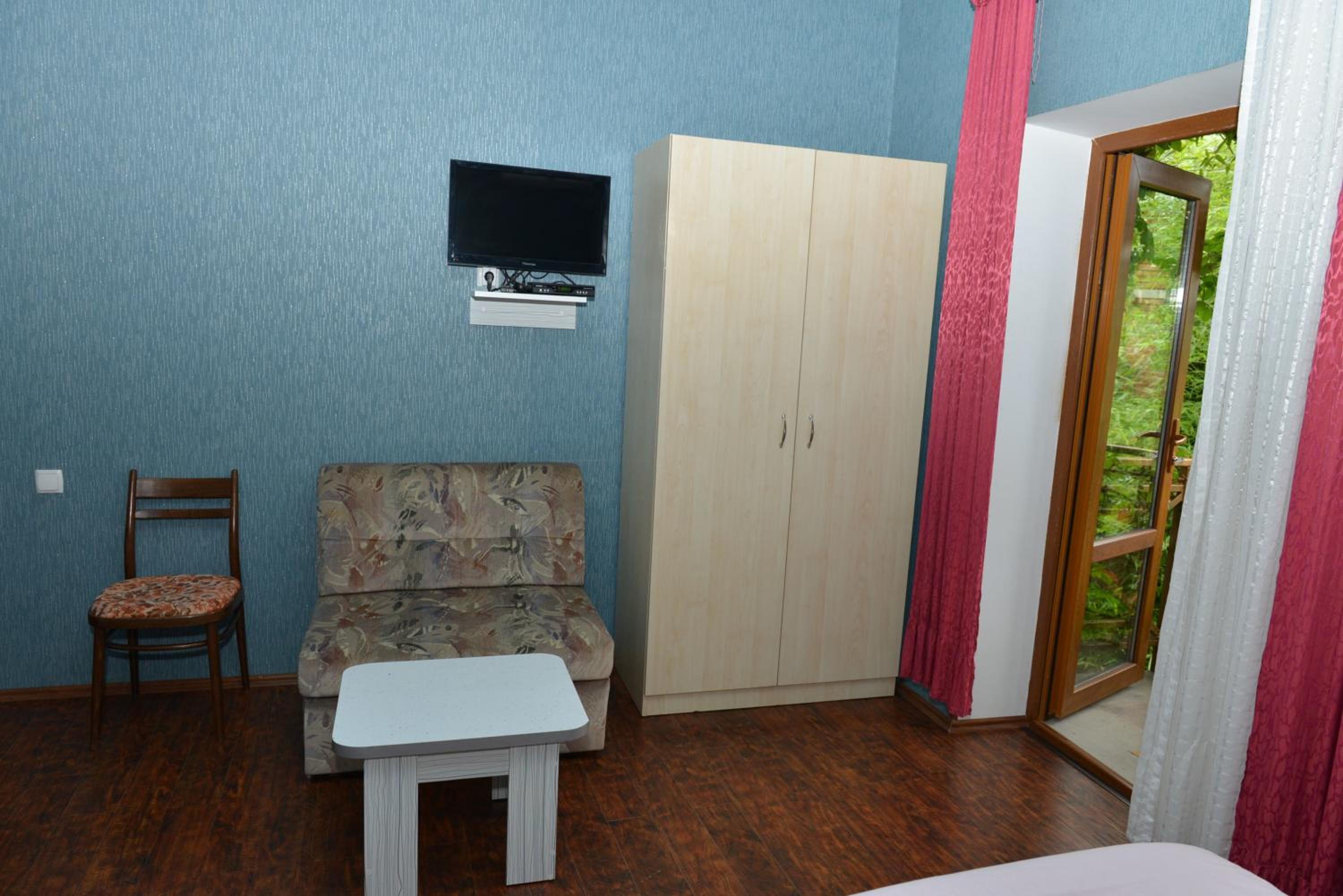 Twin Room with Balcony photo 3