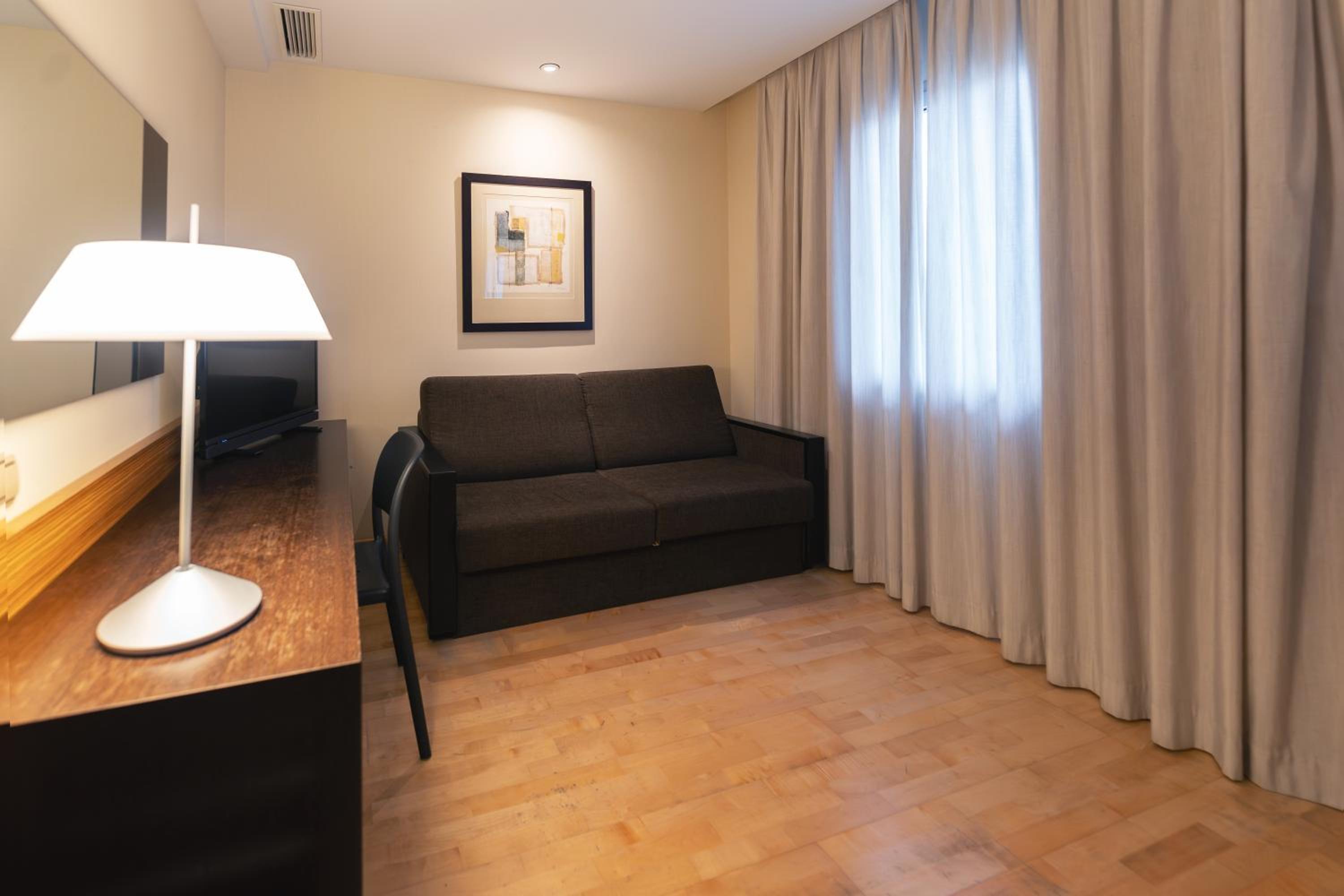 Suite Junior (3 adultos) Suite Junior (3 adultos)