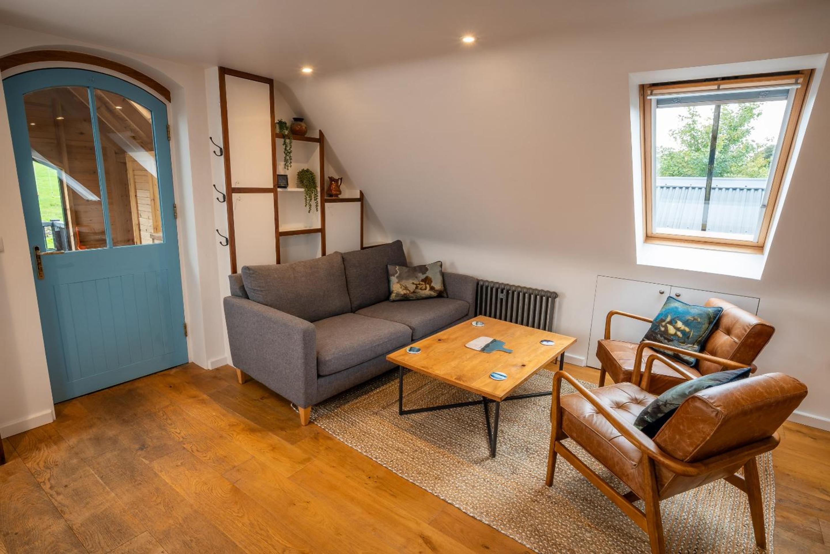 Two-Bedroom Apartment with Balcony - Photo 10