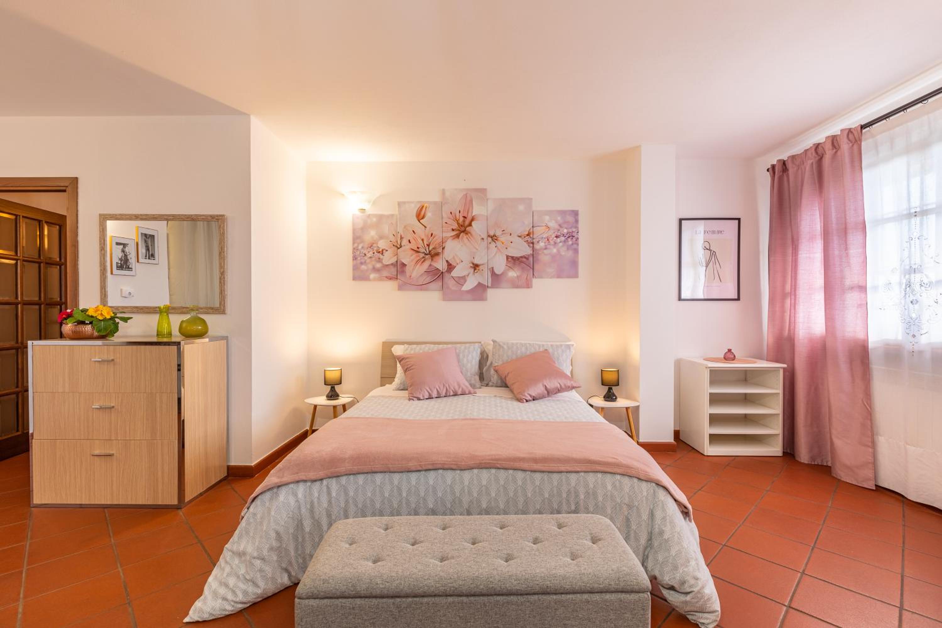 Superior Apartment with City View