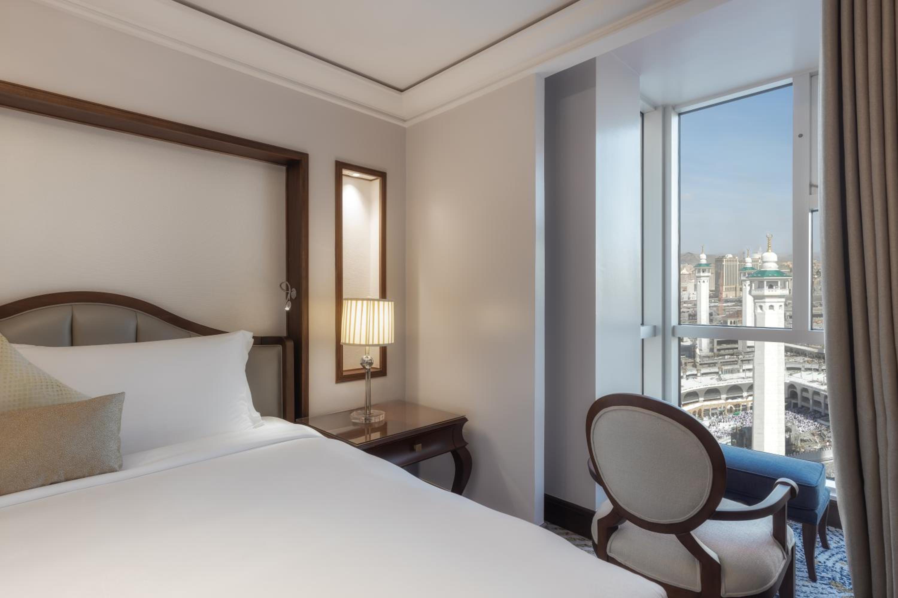  Deluxe One Bedroom Suite Partial Kaaba View - Photo 3