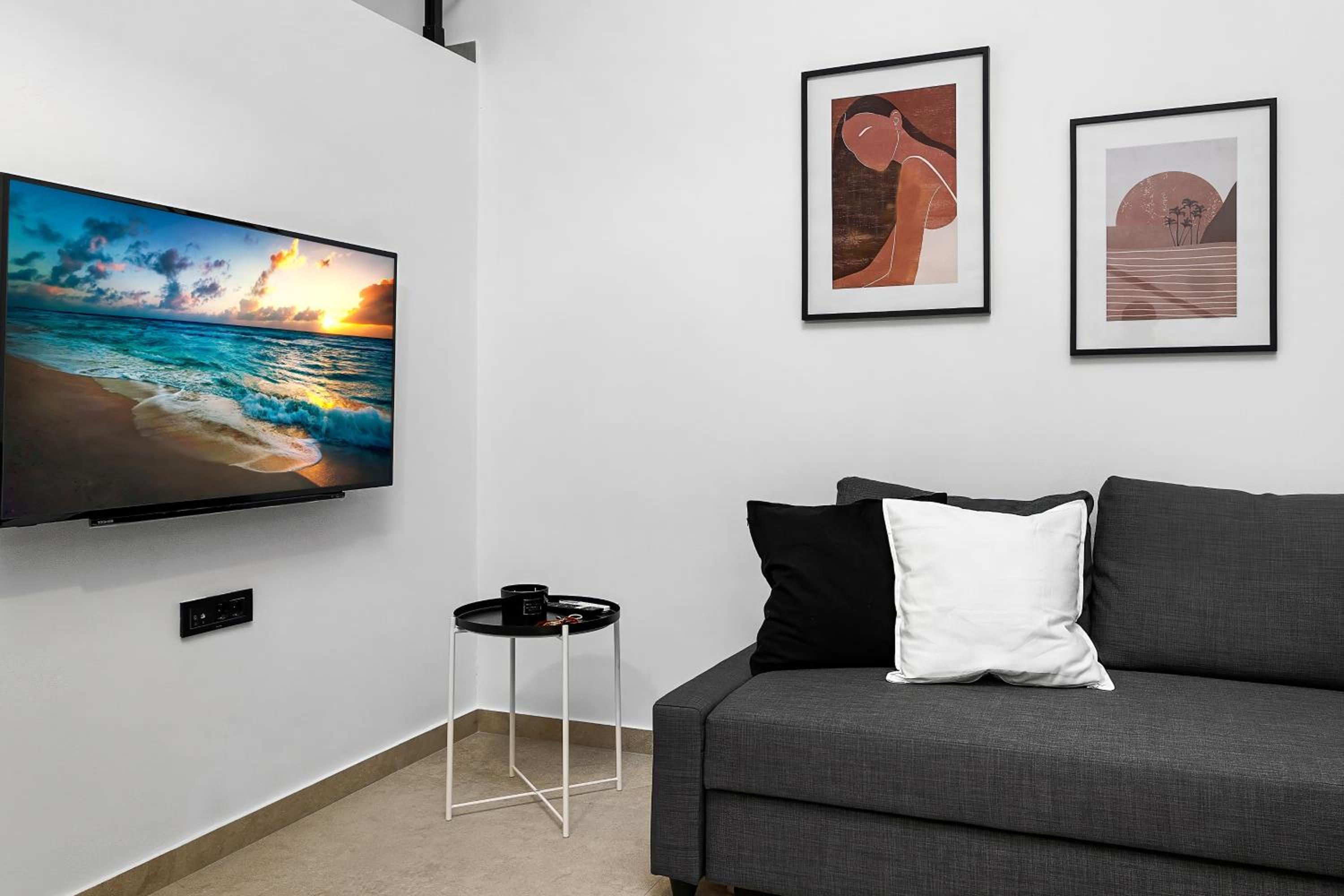 One-Bedroom Apartment photo 3