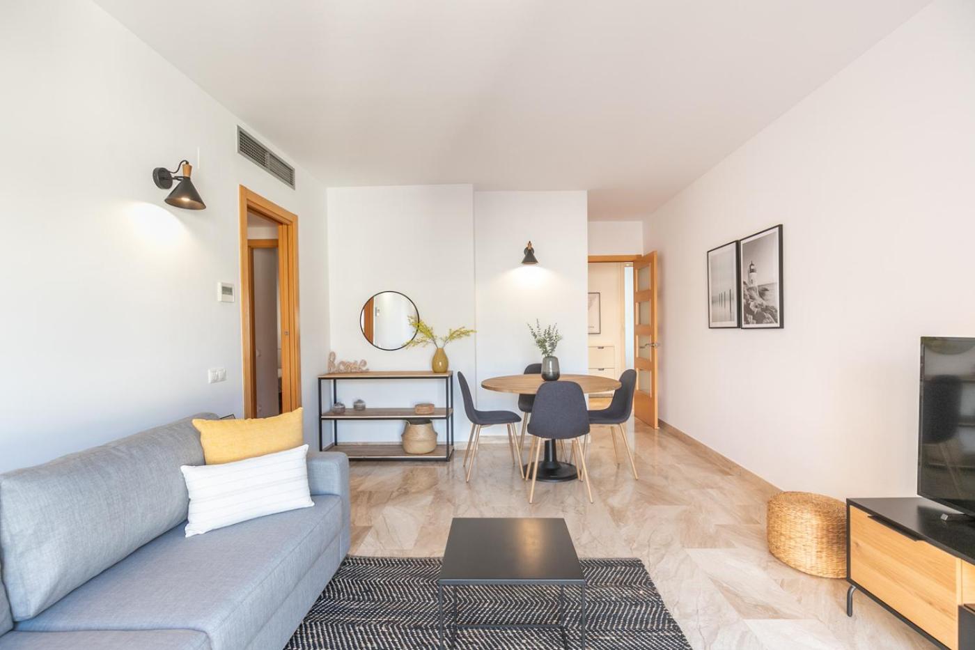 Two-Bedroom Deluxe Apartment photo 3