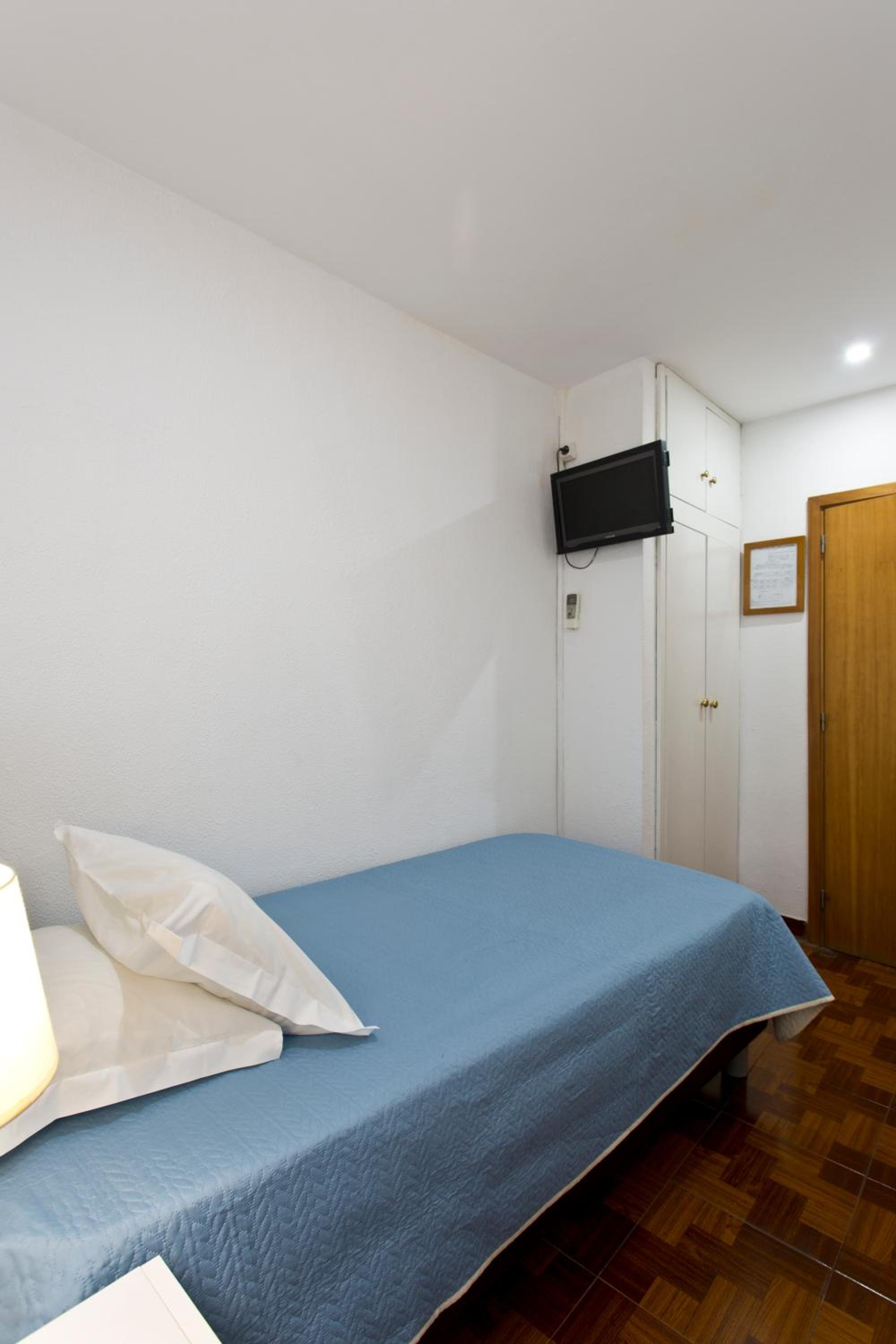 Economy Single Room - Photo 1