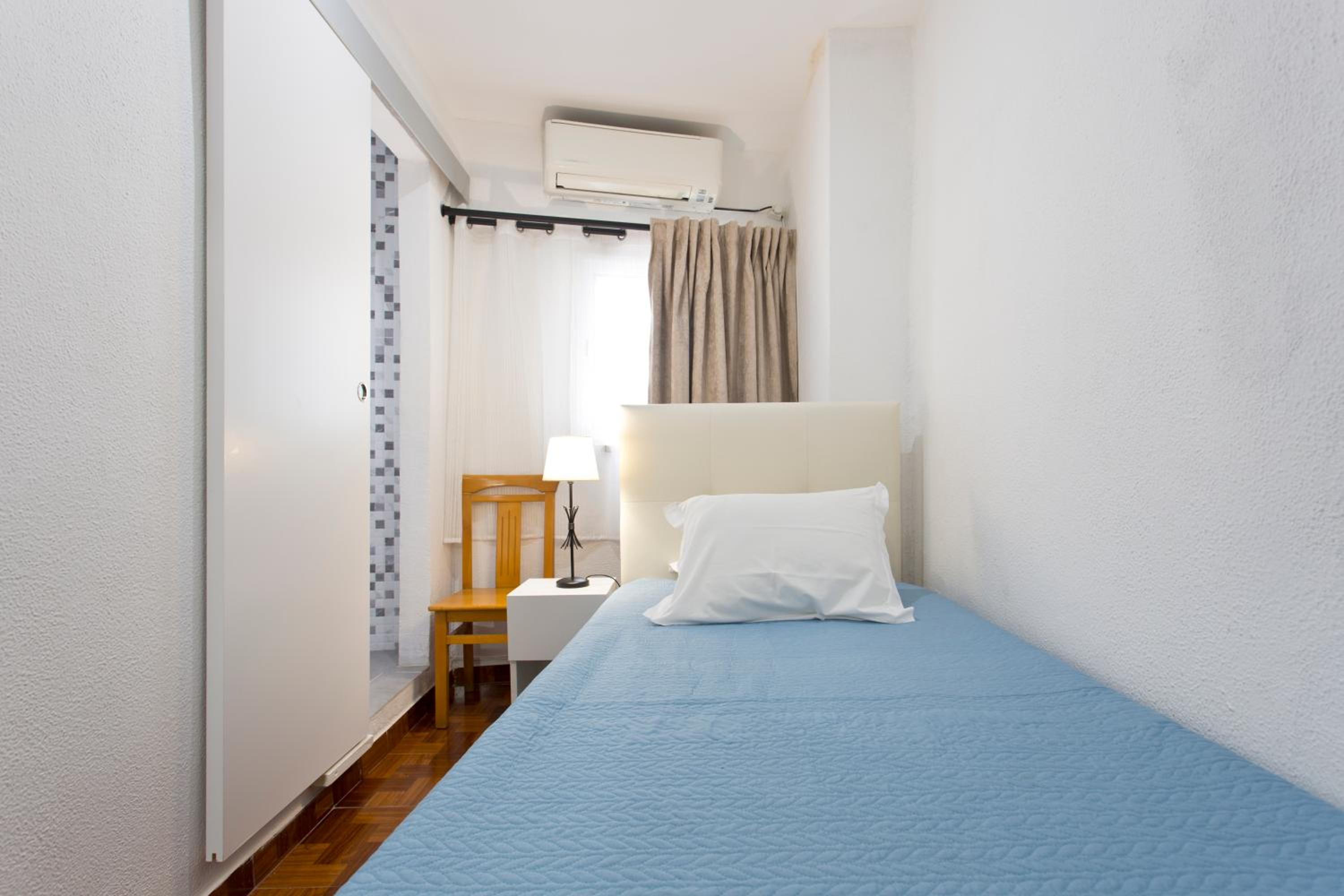 Economy Single Room - Photo 7