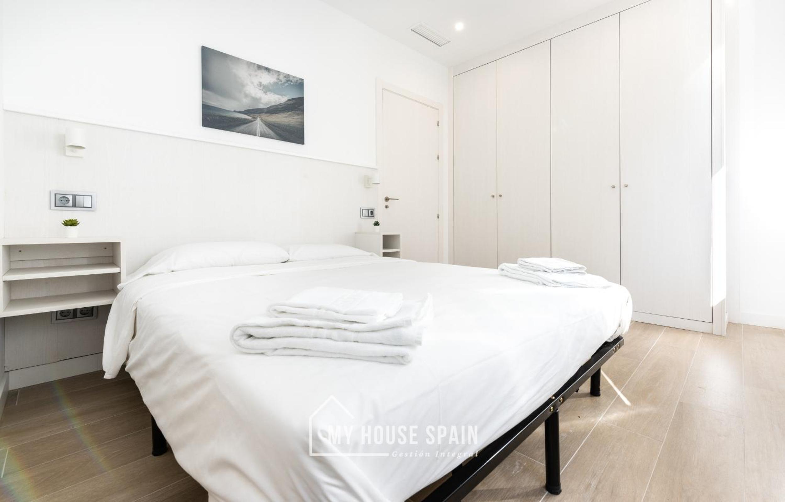 One-Bedroom Apartment photo 2