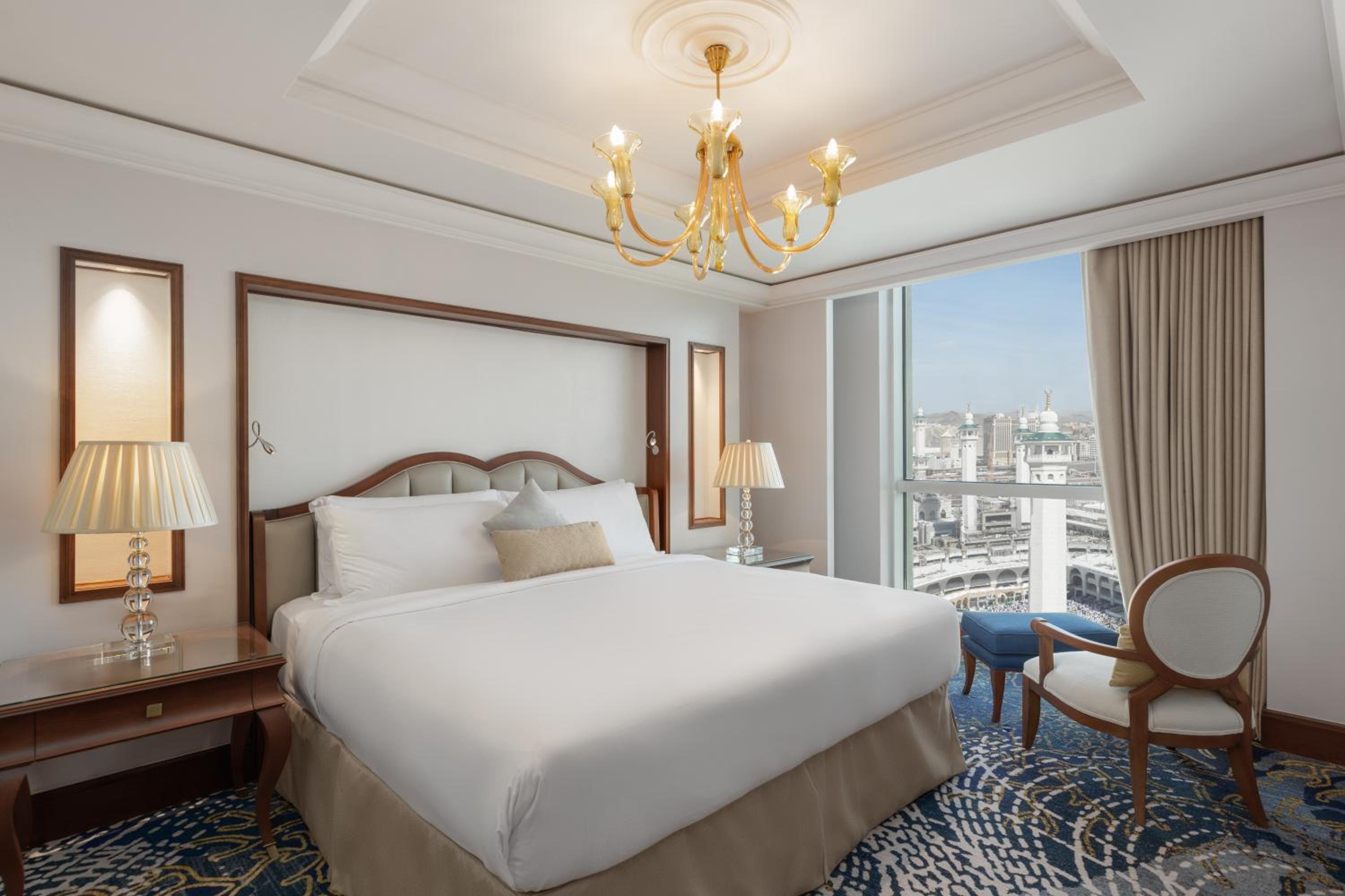  Signature One Bedroom Suite Partial Kaaba View - Photo 3