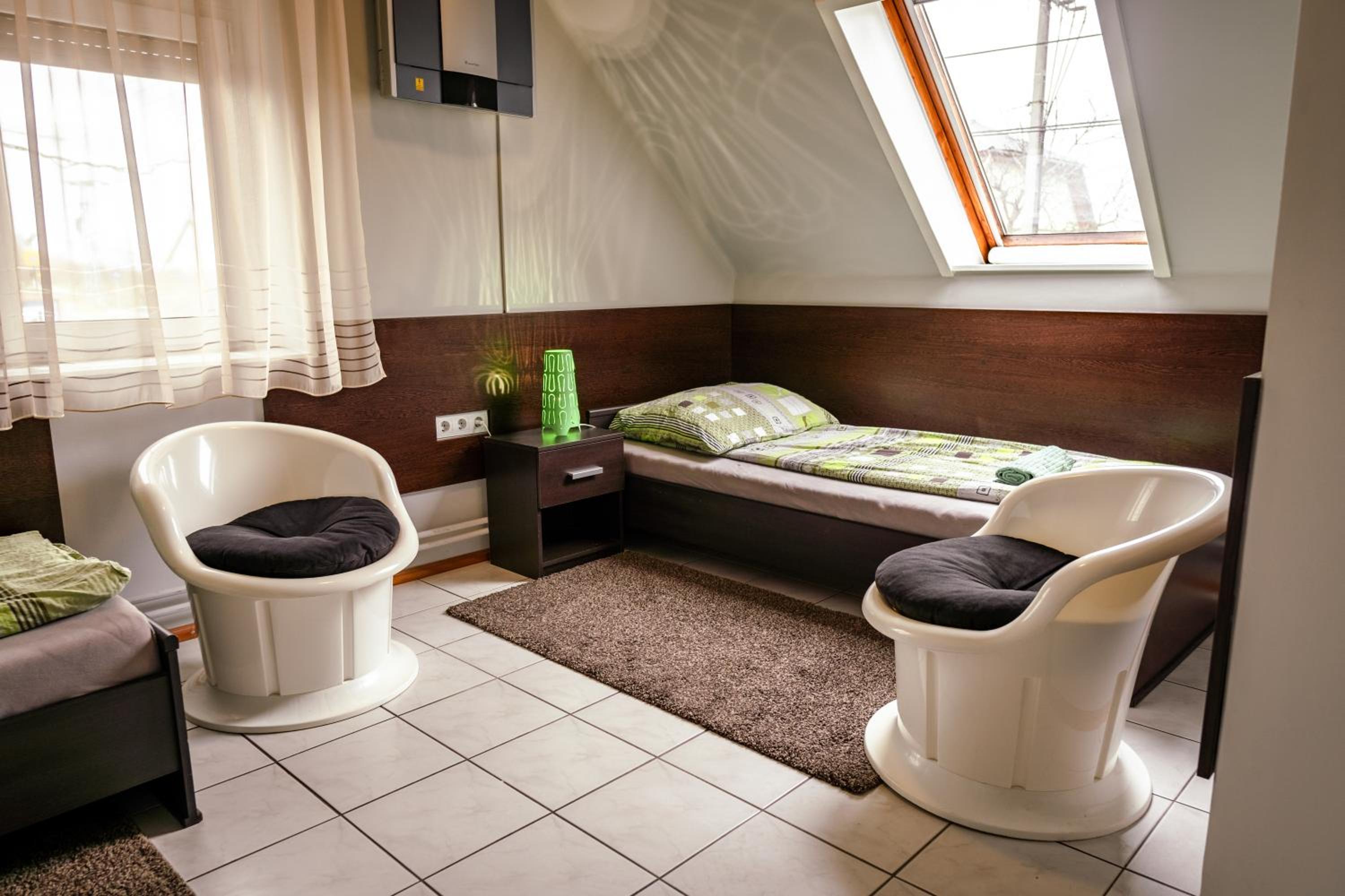 Double or Twin Room with Shared Bathroom photo 1