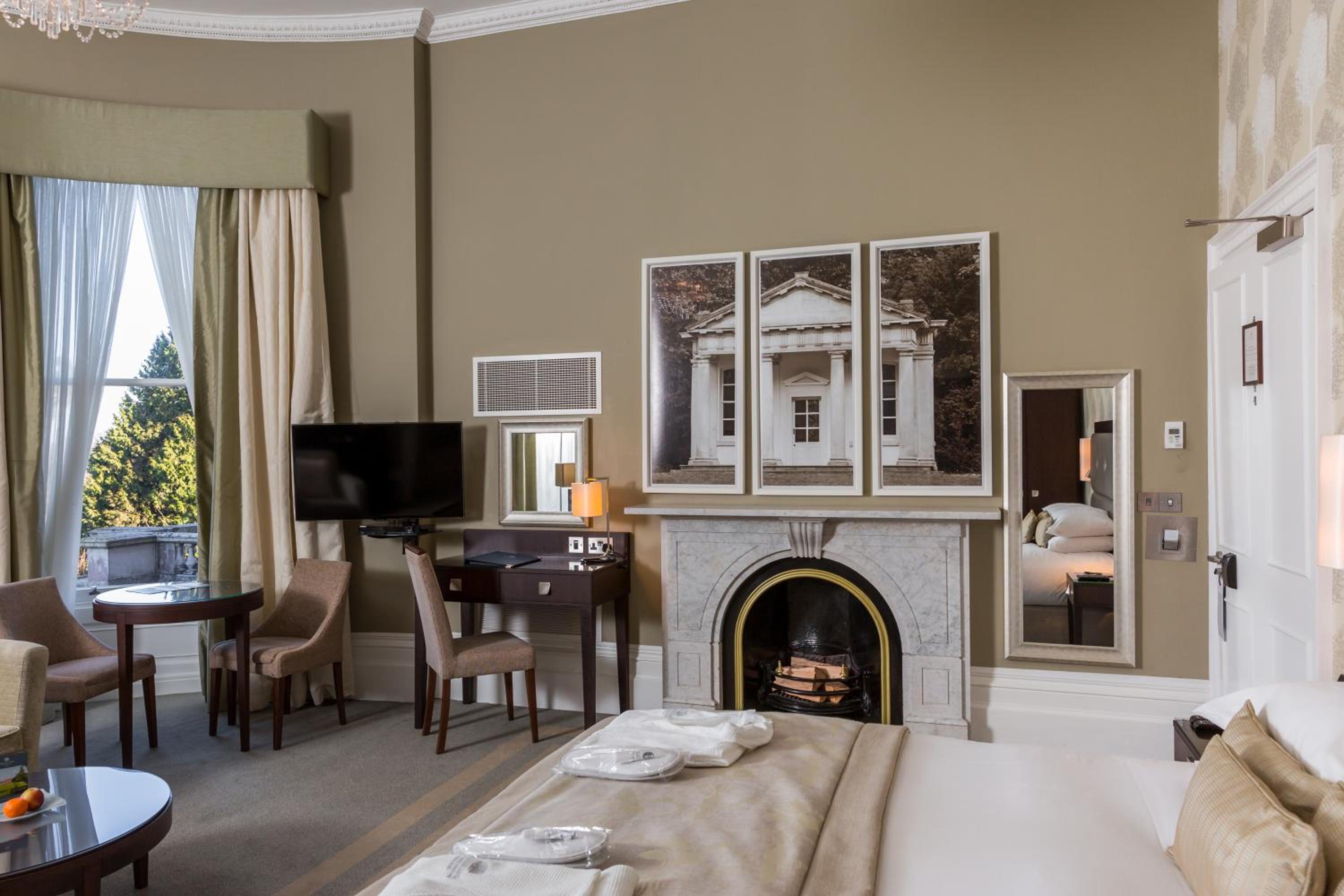 Executive Room - Photo 1