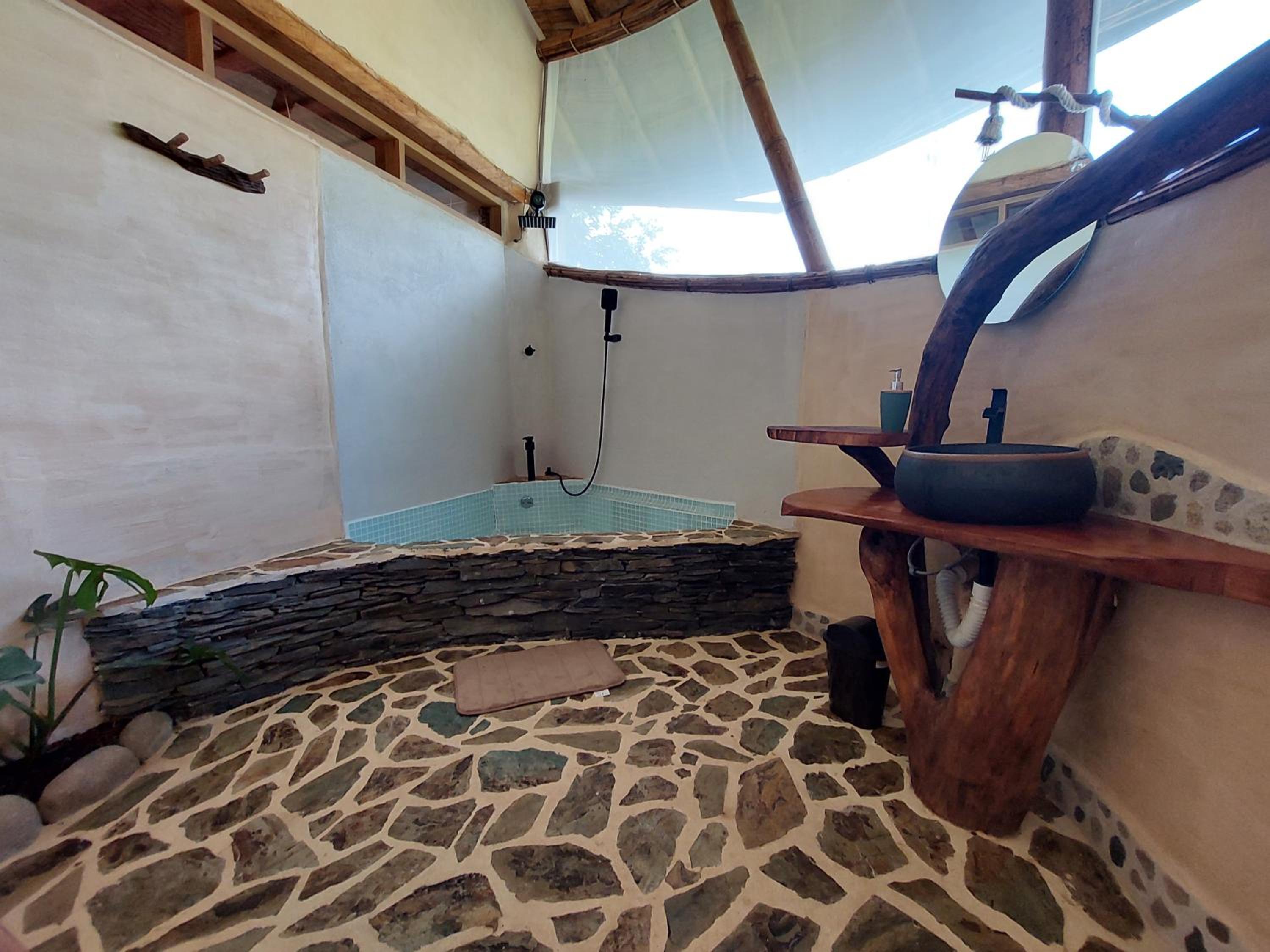 Deluxe Double or Twin Room with Mountain View photo 2