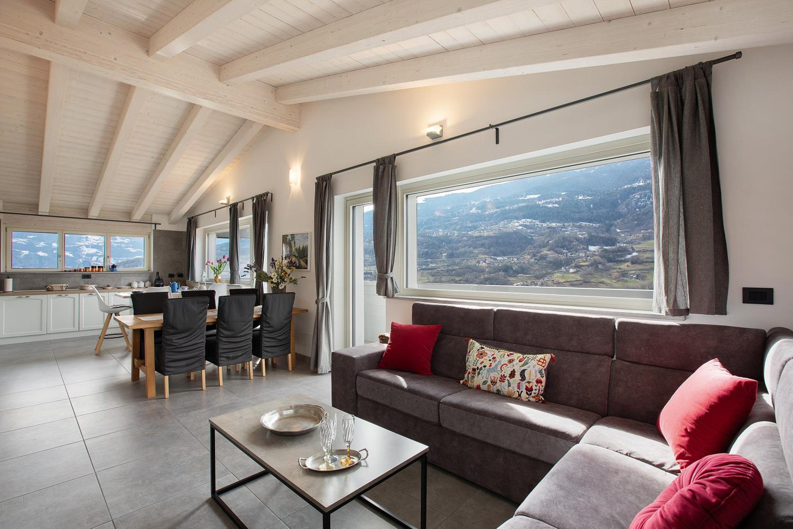 Two-Bedroom Deluxe Apartment with Garden View photo 1