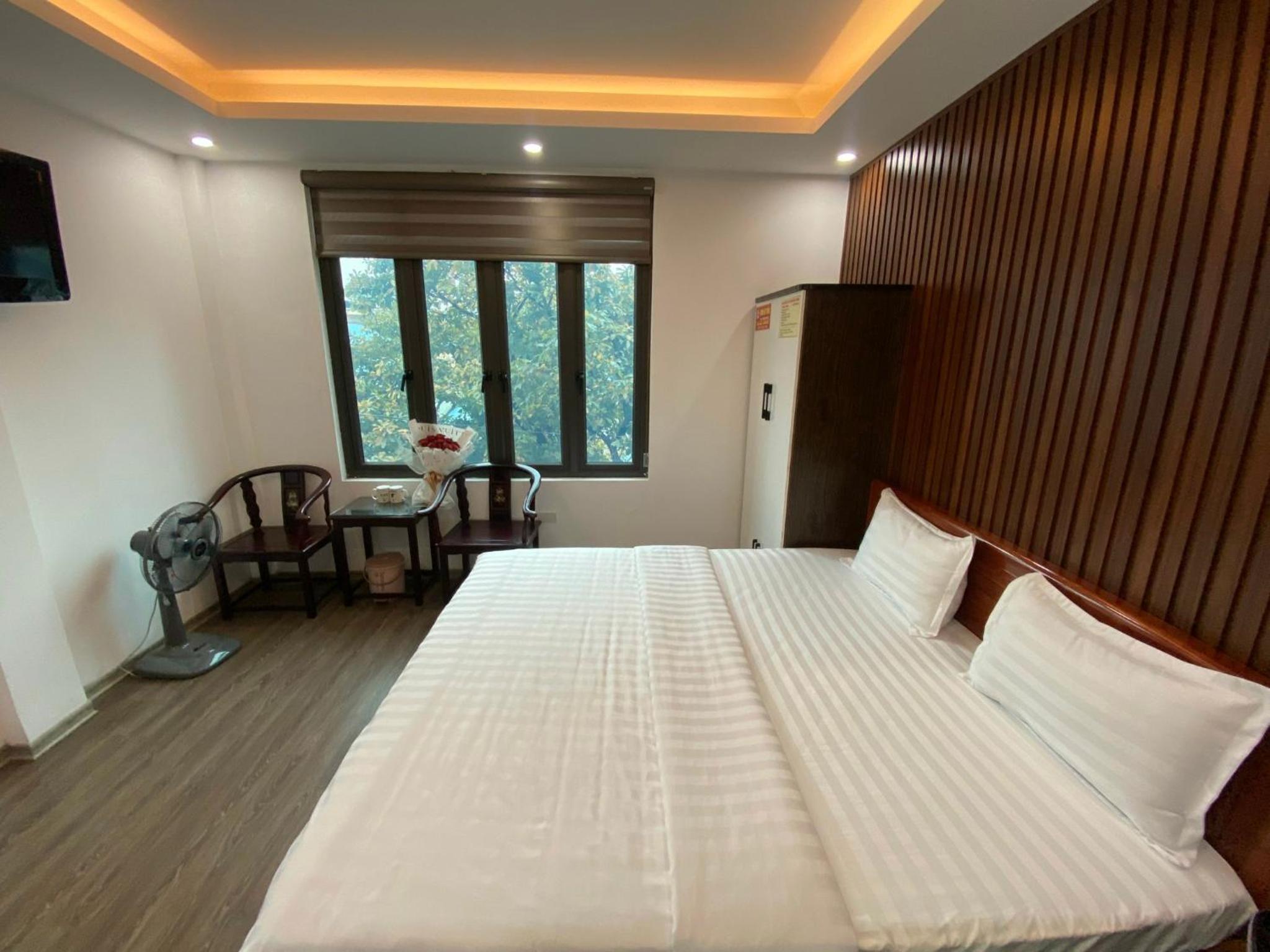 Standard King Room photo 2