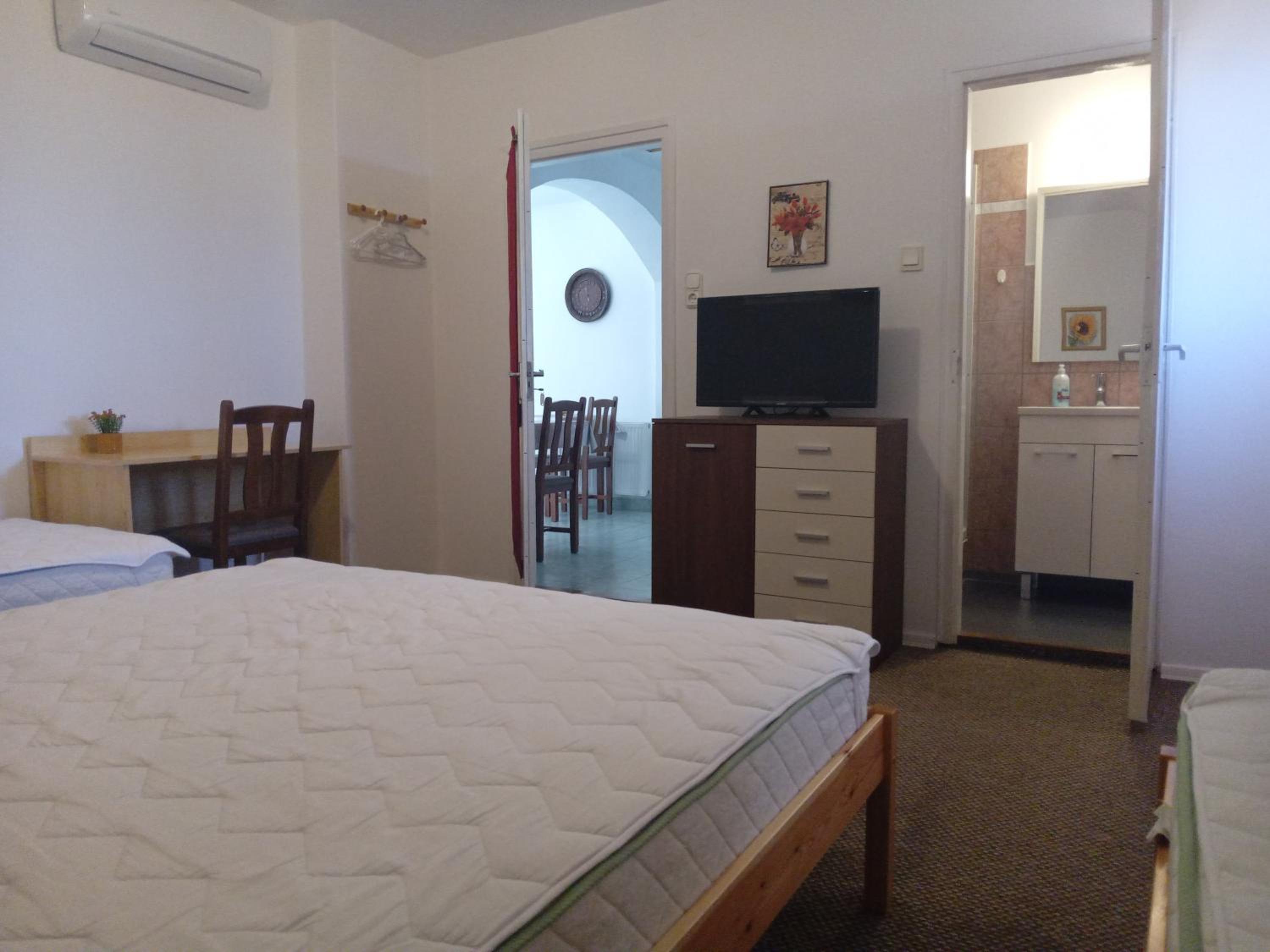 Quadruple Room with Bathroom photo 1