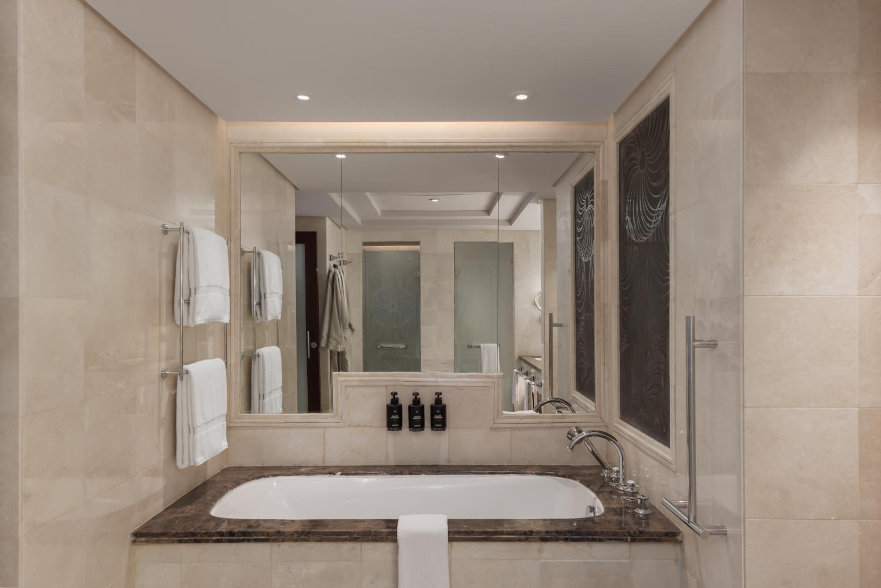 Presidential Two Bedrooms Suite City View