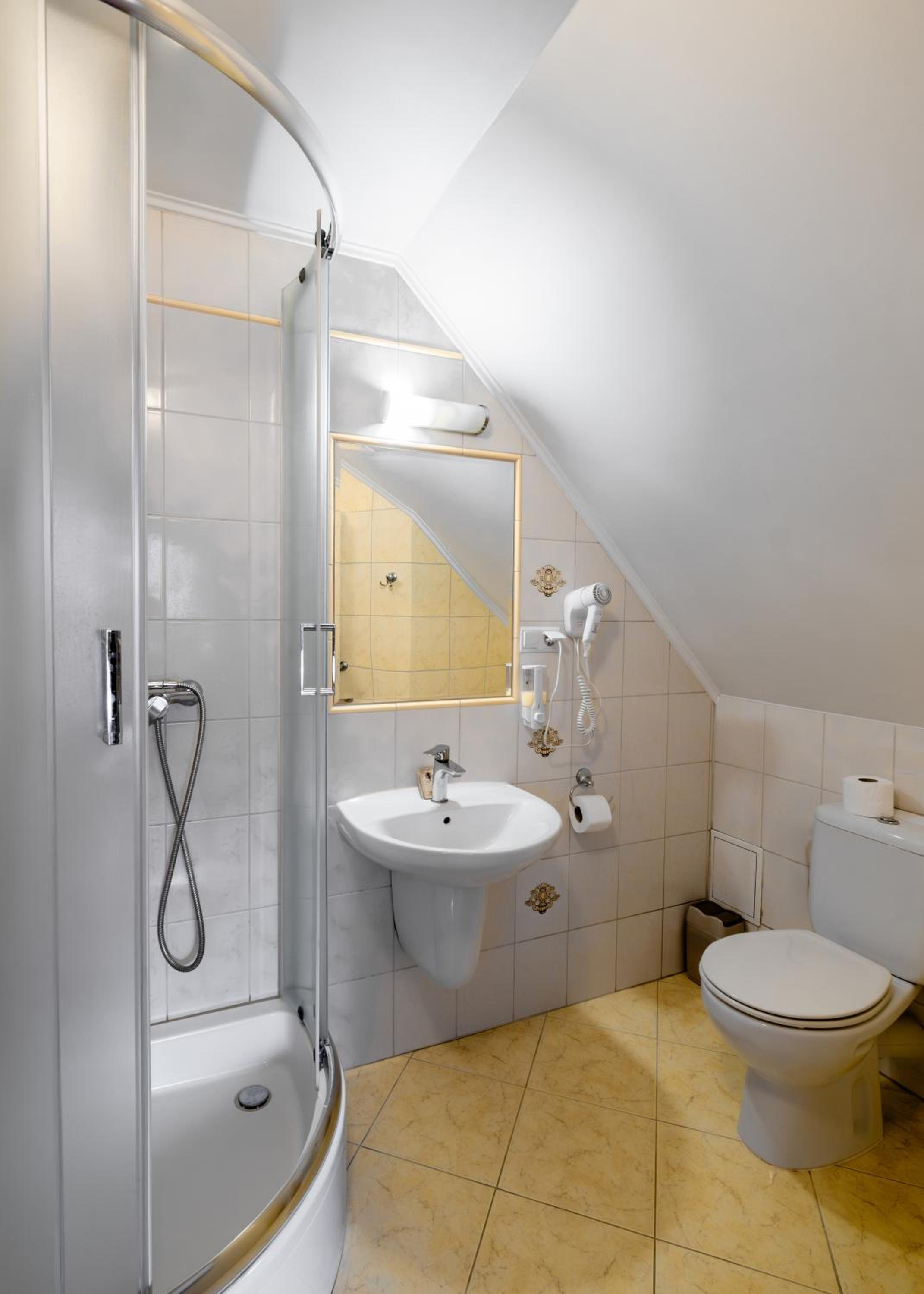 Twin Room - Photo 2