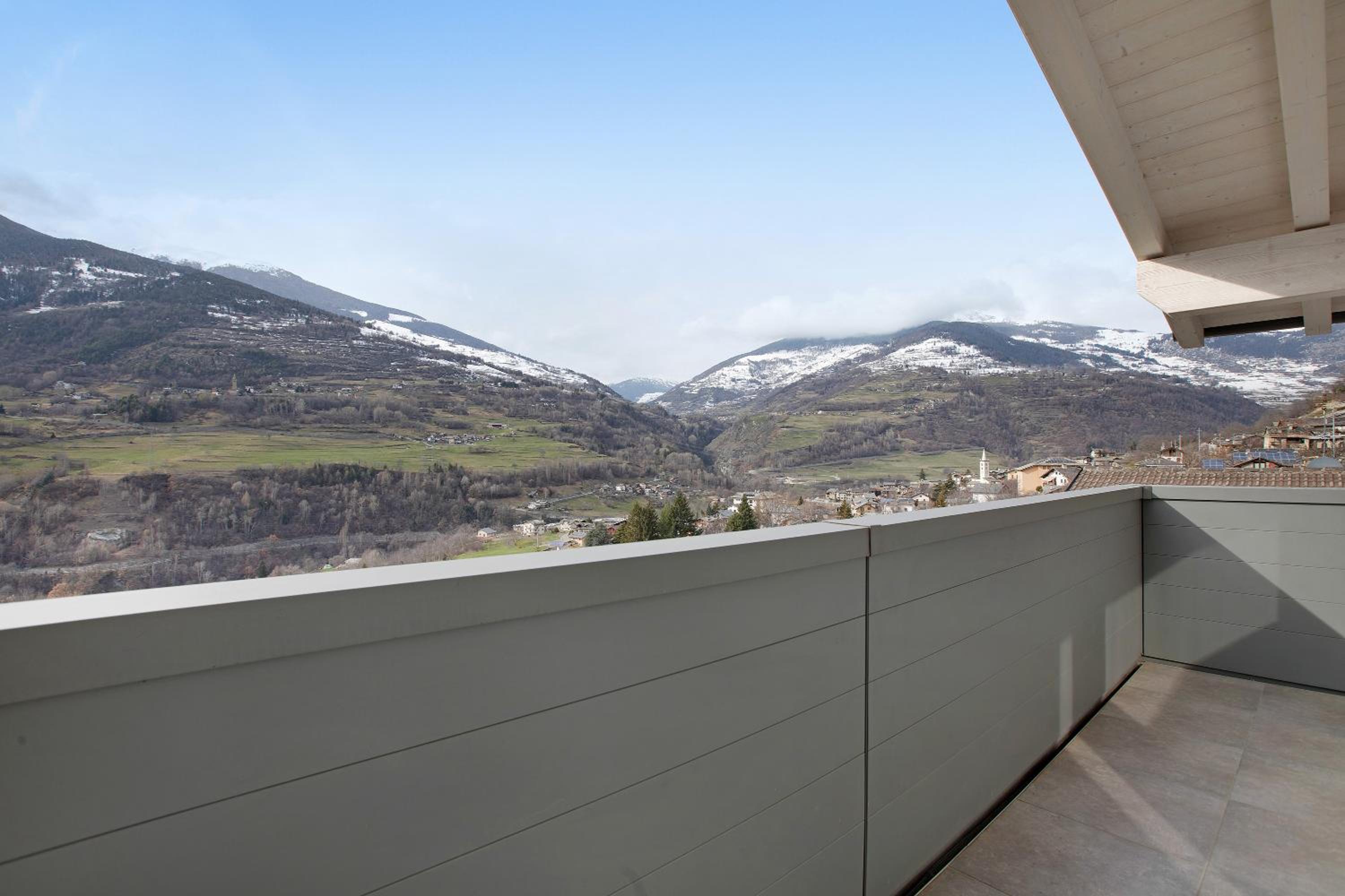 Two-Bedroom Deluxe Apartment with Garden View photo 3